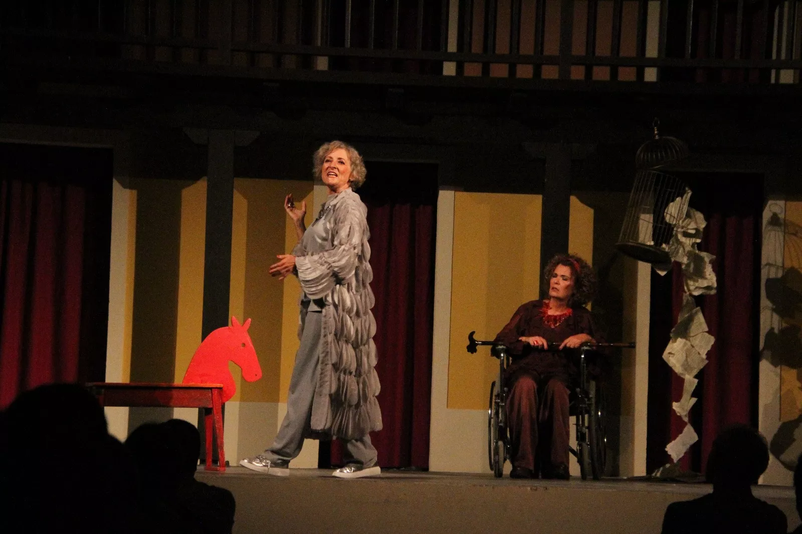 “Pájaros en la cabeza” en el Corral de Comedias de Robres. Foto Carlos Neofato