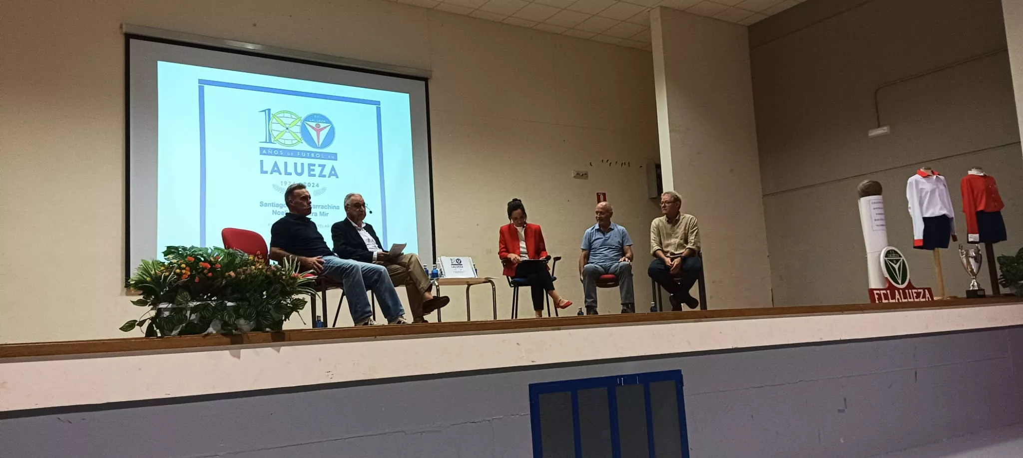 Presentación del libro y la exposición del Centenario del Lalueza