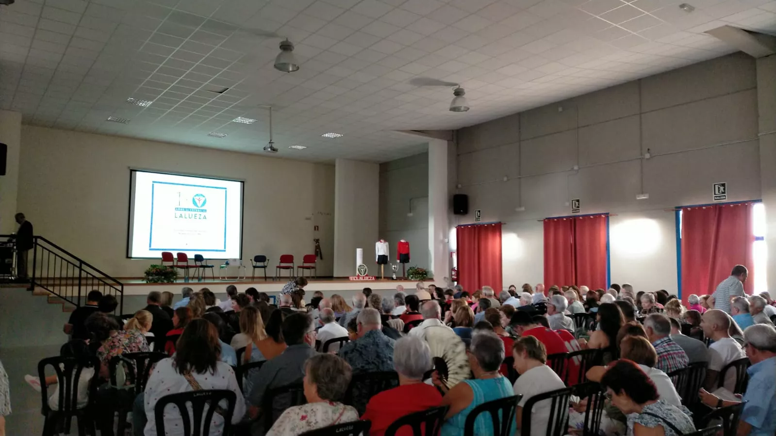 Presentación del libro y la exposición del Centenario del Lalueza