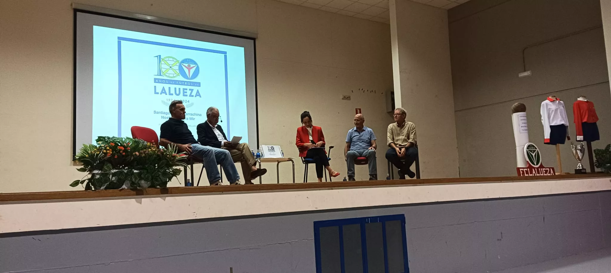 Presentación del libro y la exposición del Centenario del Lalueza