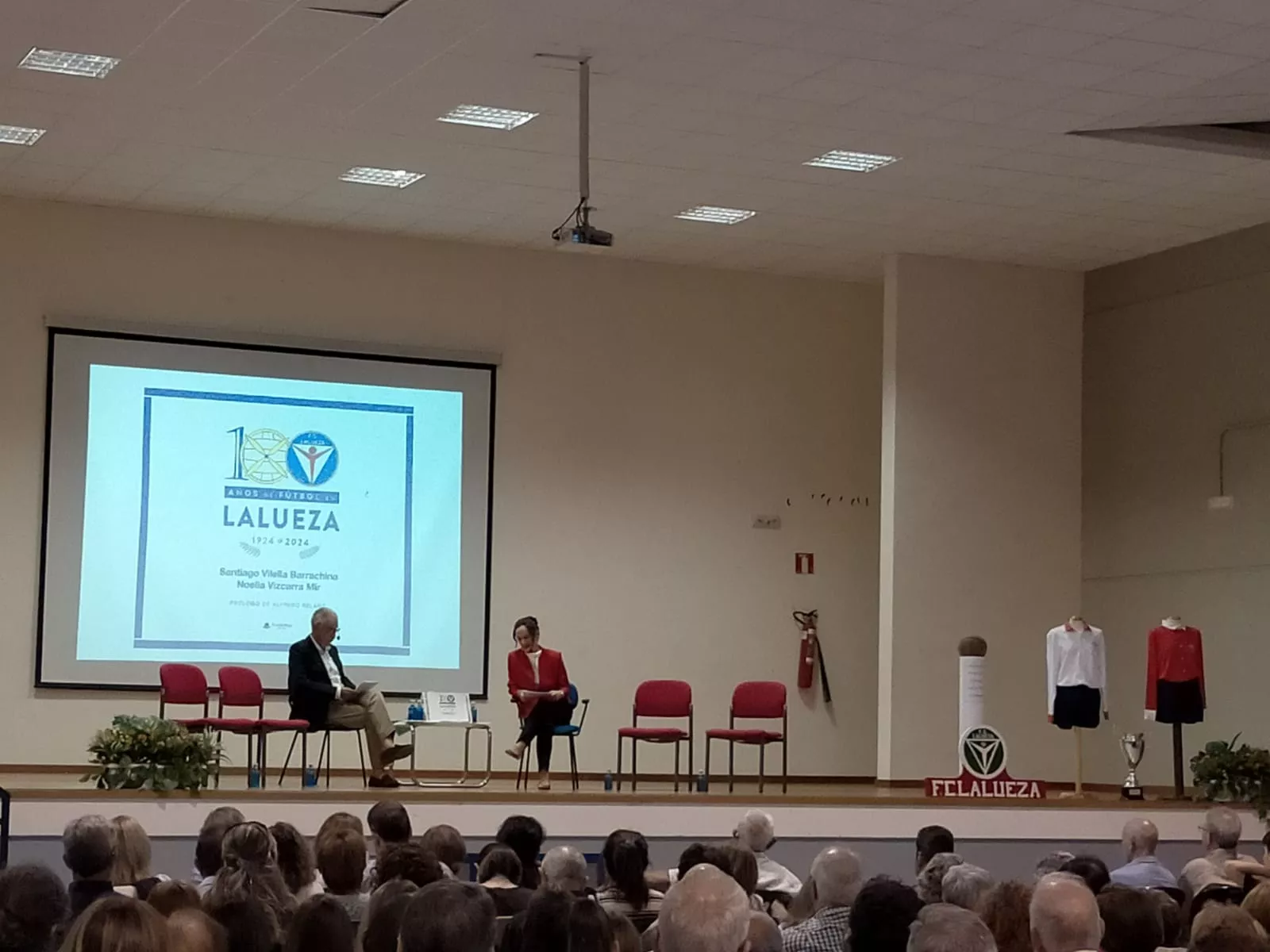 Presentación del libro y la exposición del Centenario del Lalueza
