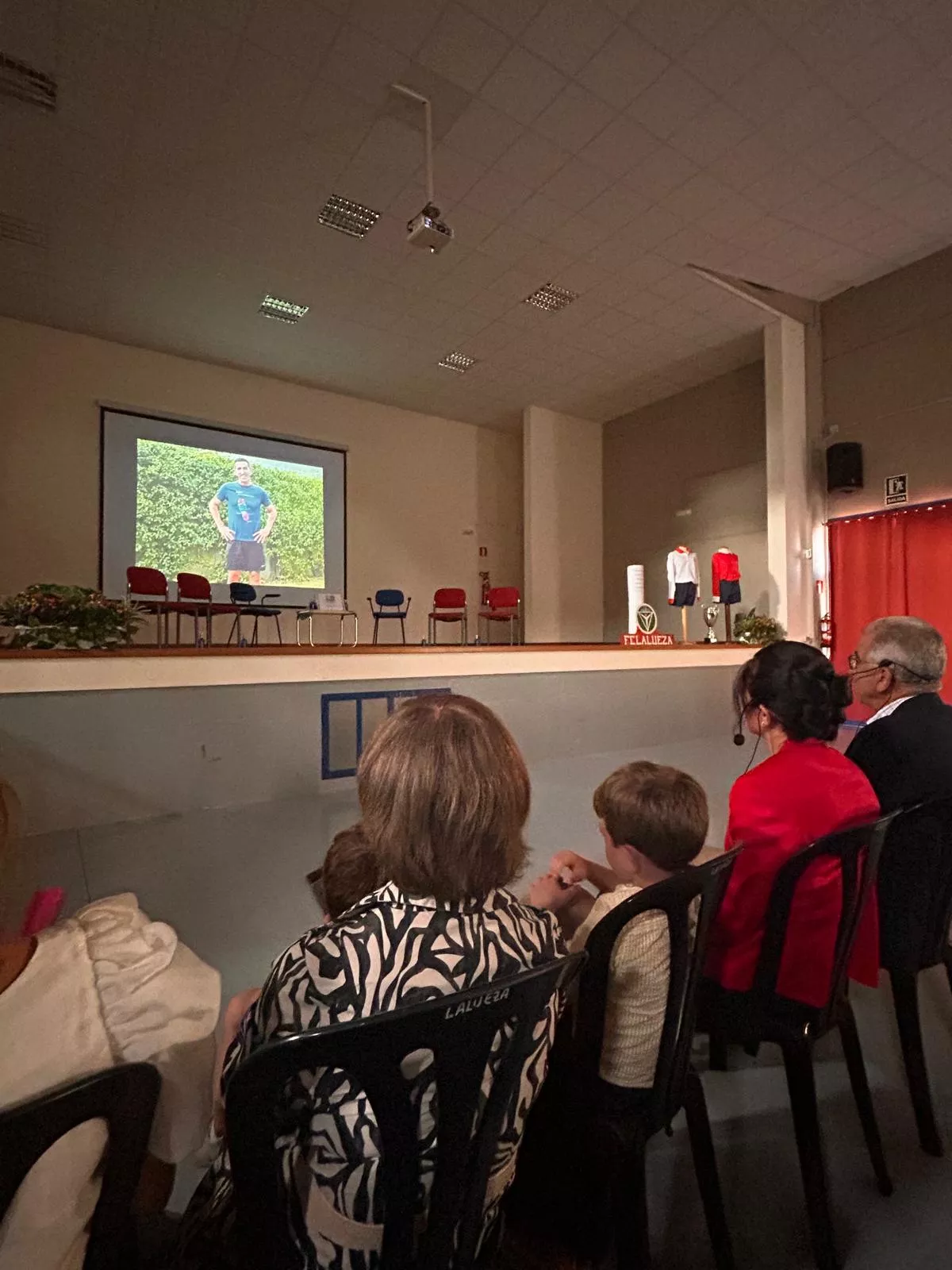 Presentación del libro y la exposición del Centenario del Lalueza