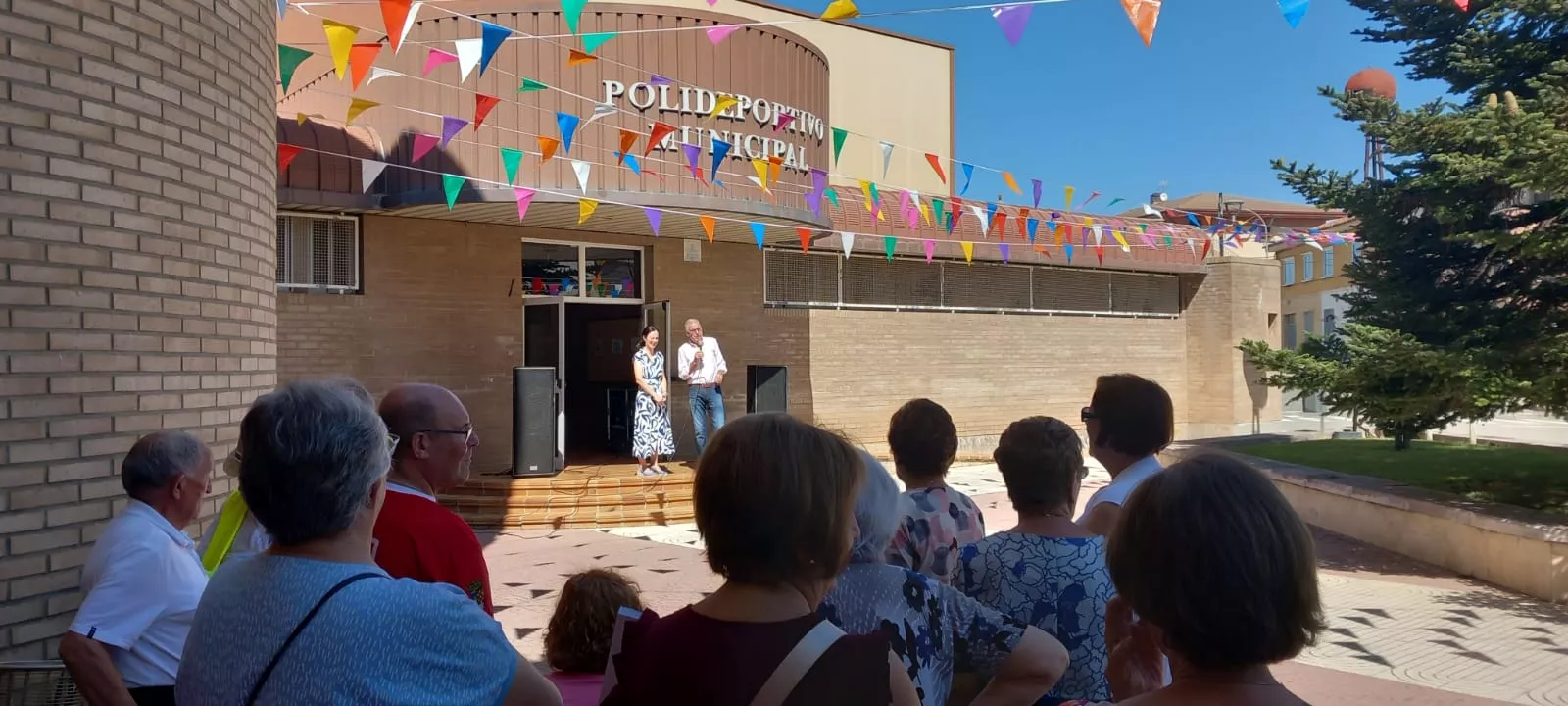 Presentación del libro y la exposición del Centenario del Lalueza