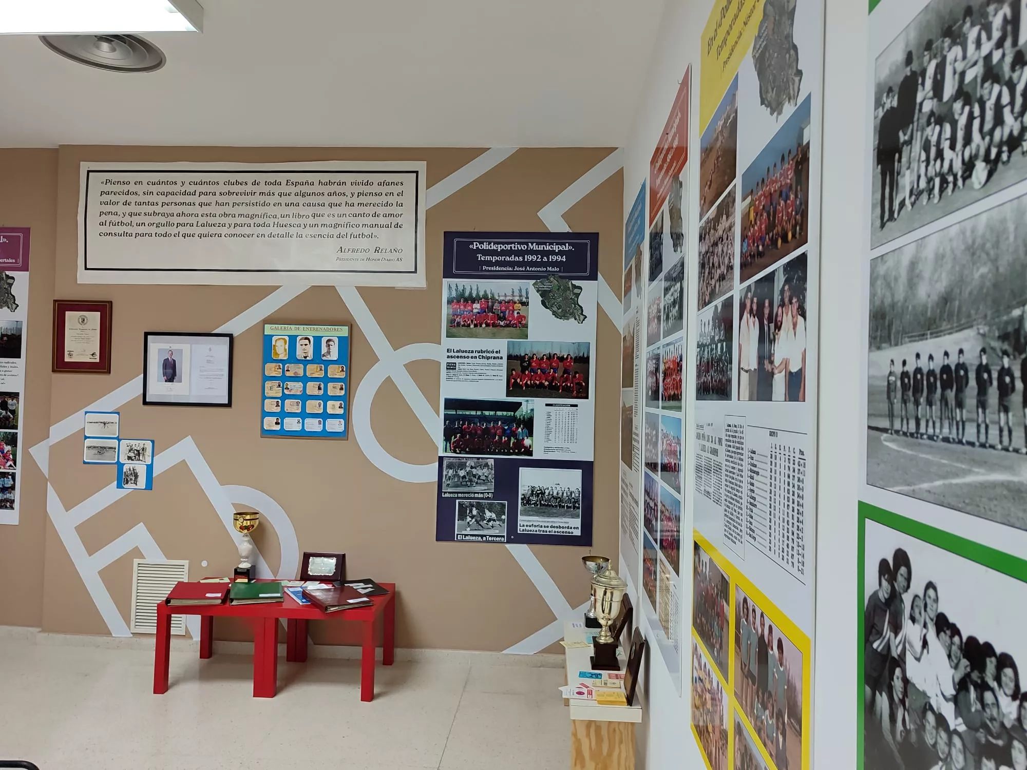 Presentación del libro y la exposición del Centenario del Lalueza