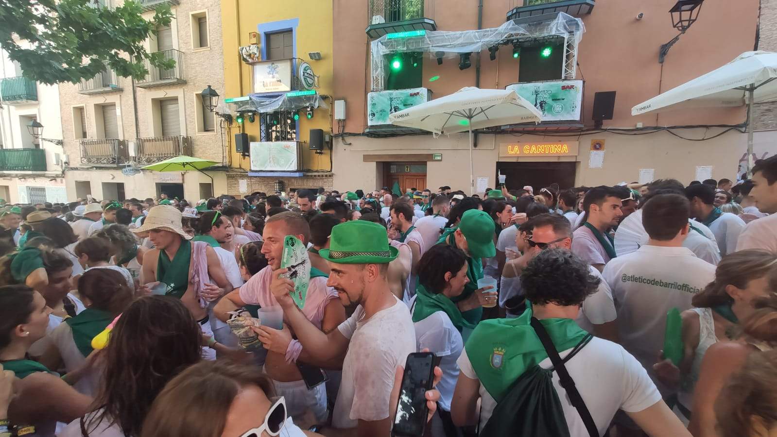 El ambiente continúa por toda la ciudad.