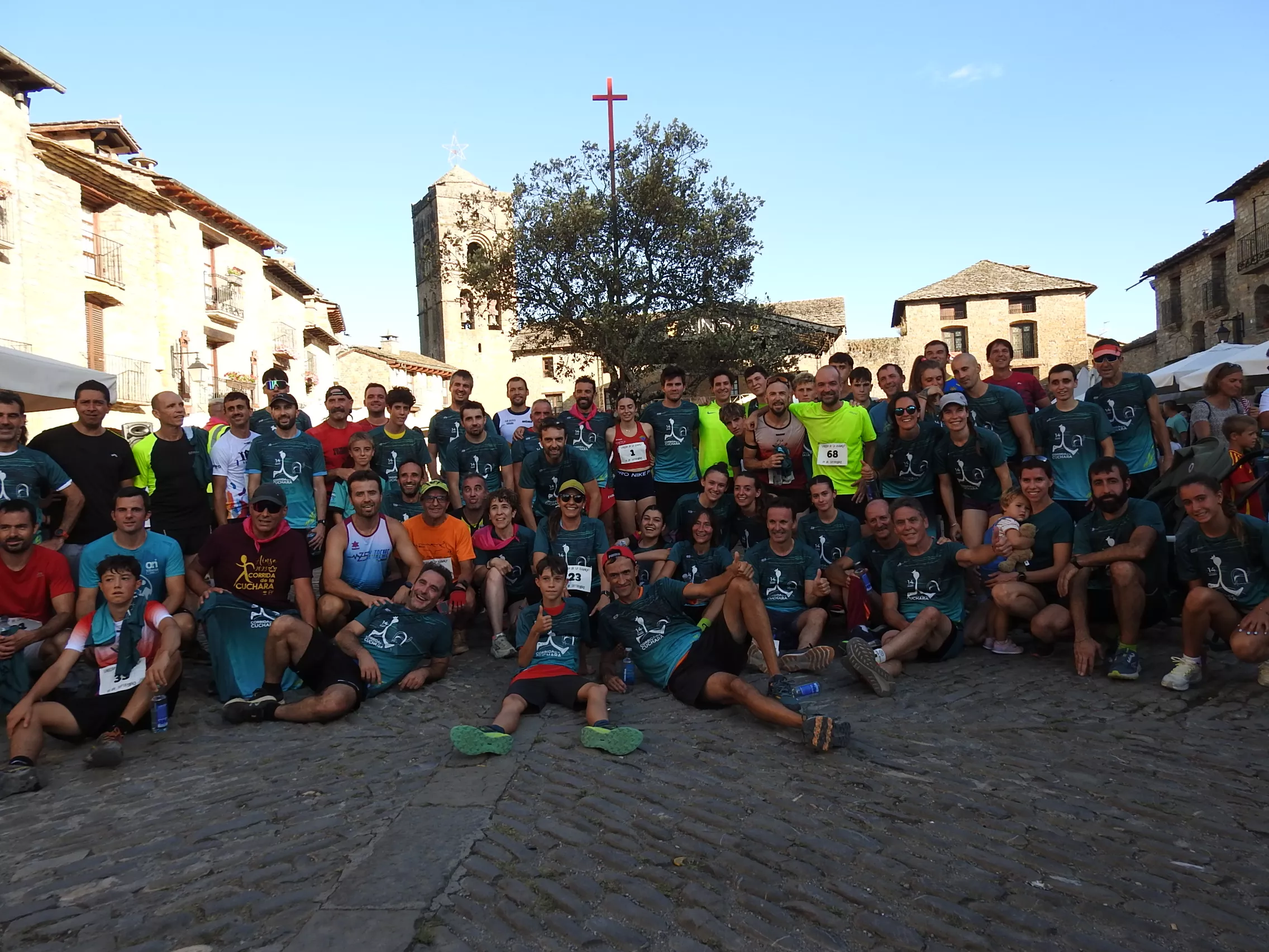 Foto de familia de todos los participantes