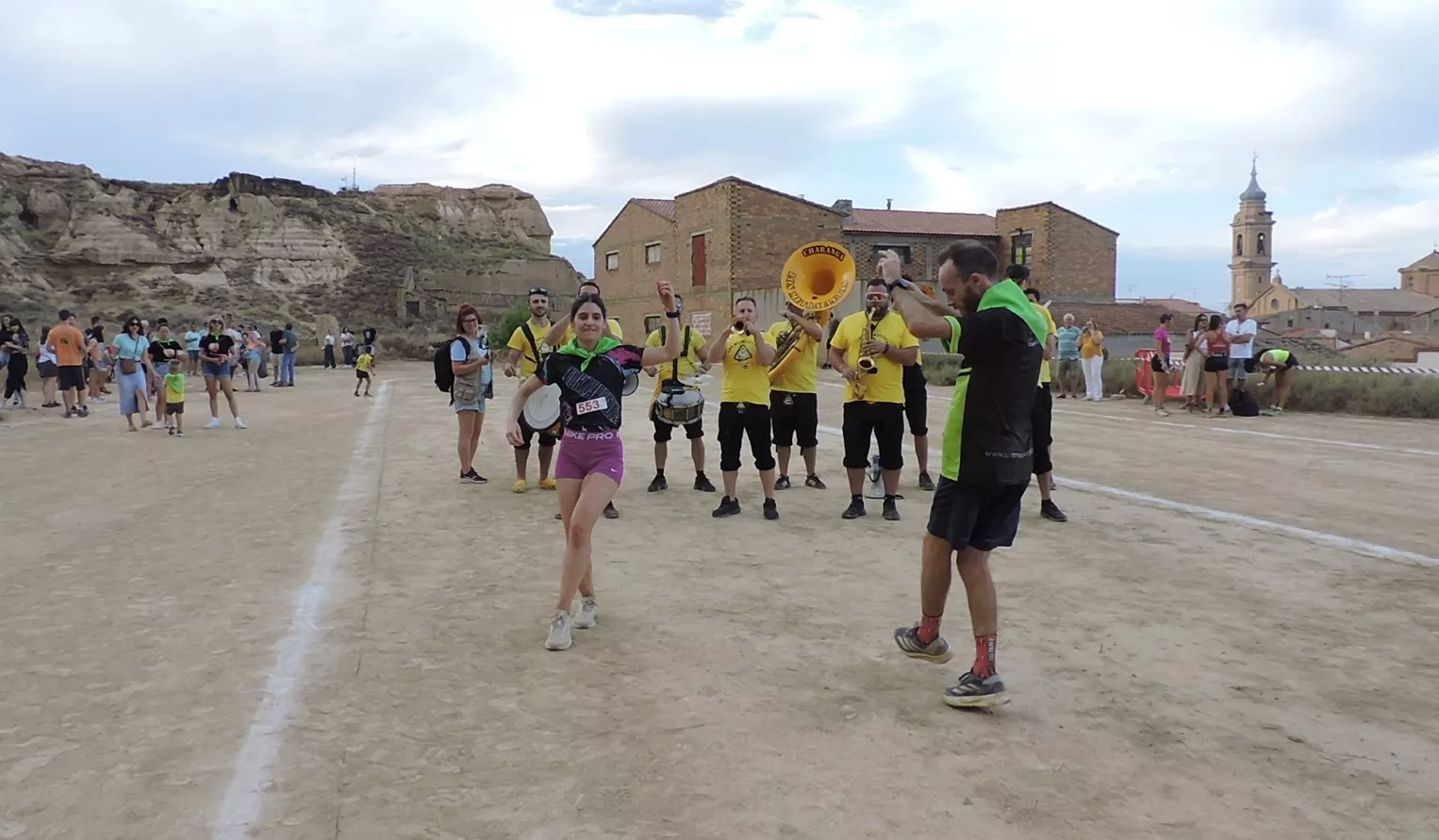Alcolea. Paloma Aznar y Javier Castells bailando la Jota de los pollos