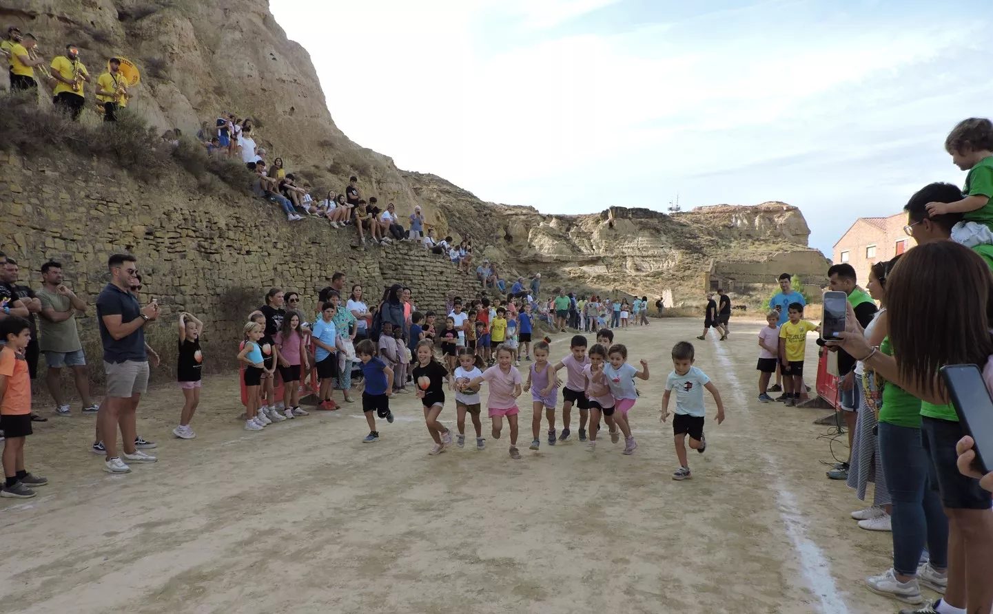 Alcolea. Carrera de niñas y niños de 4 y 5 años