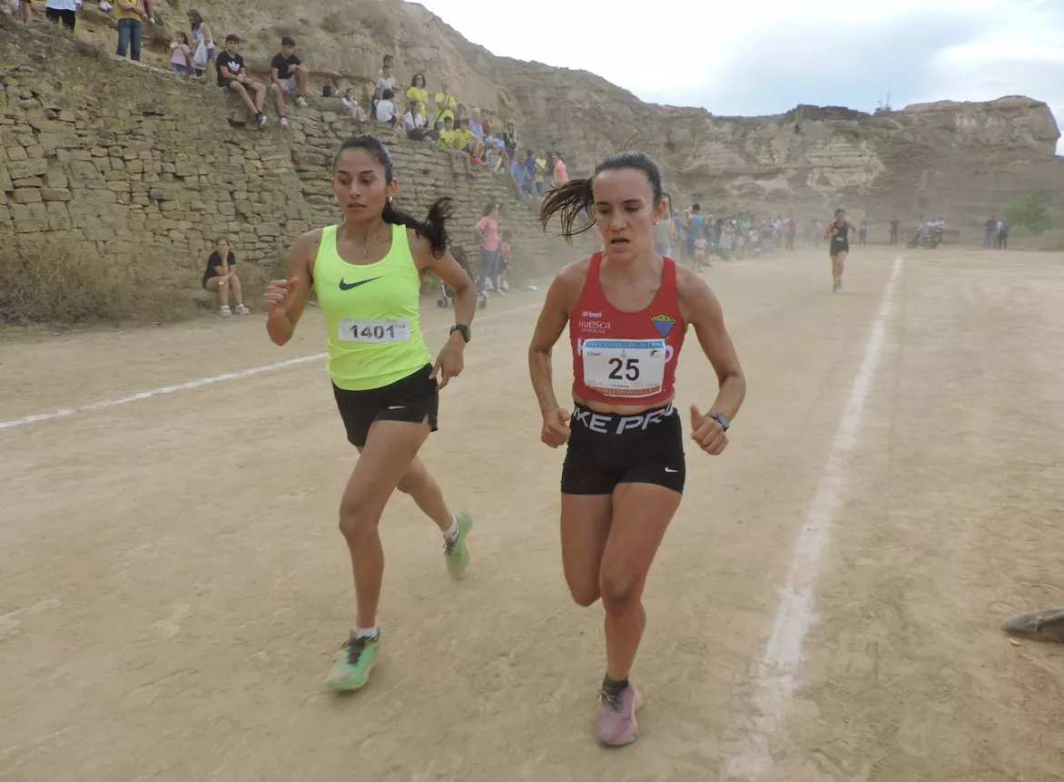 Alcolea. Mili Leiva y Martina Laplana