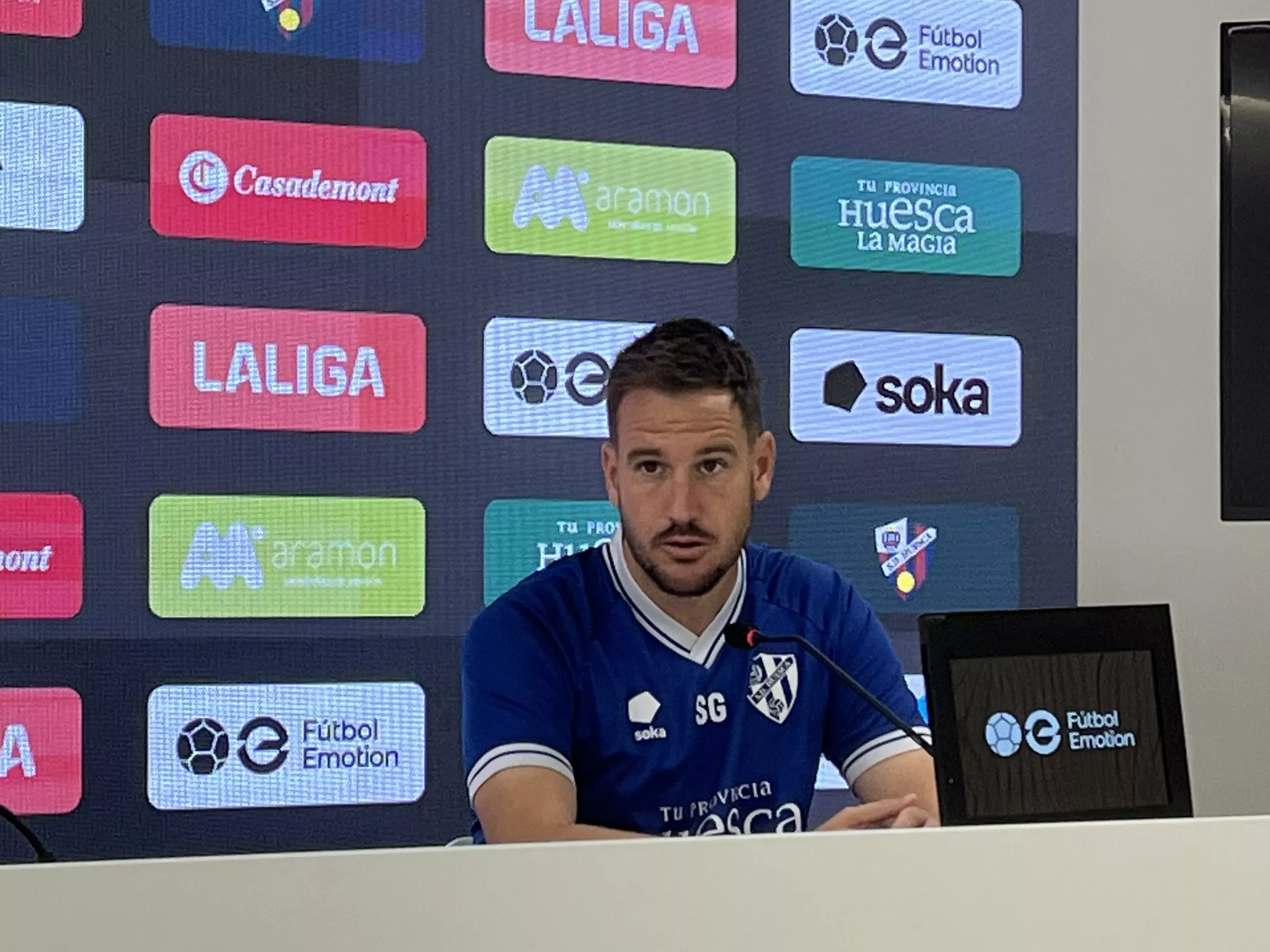 Guilló aboga por la valentía de sus chicos para visitar Riazor: "Espero ver a un Huesca que no le pese el ambiente". Foto: Adri Mora