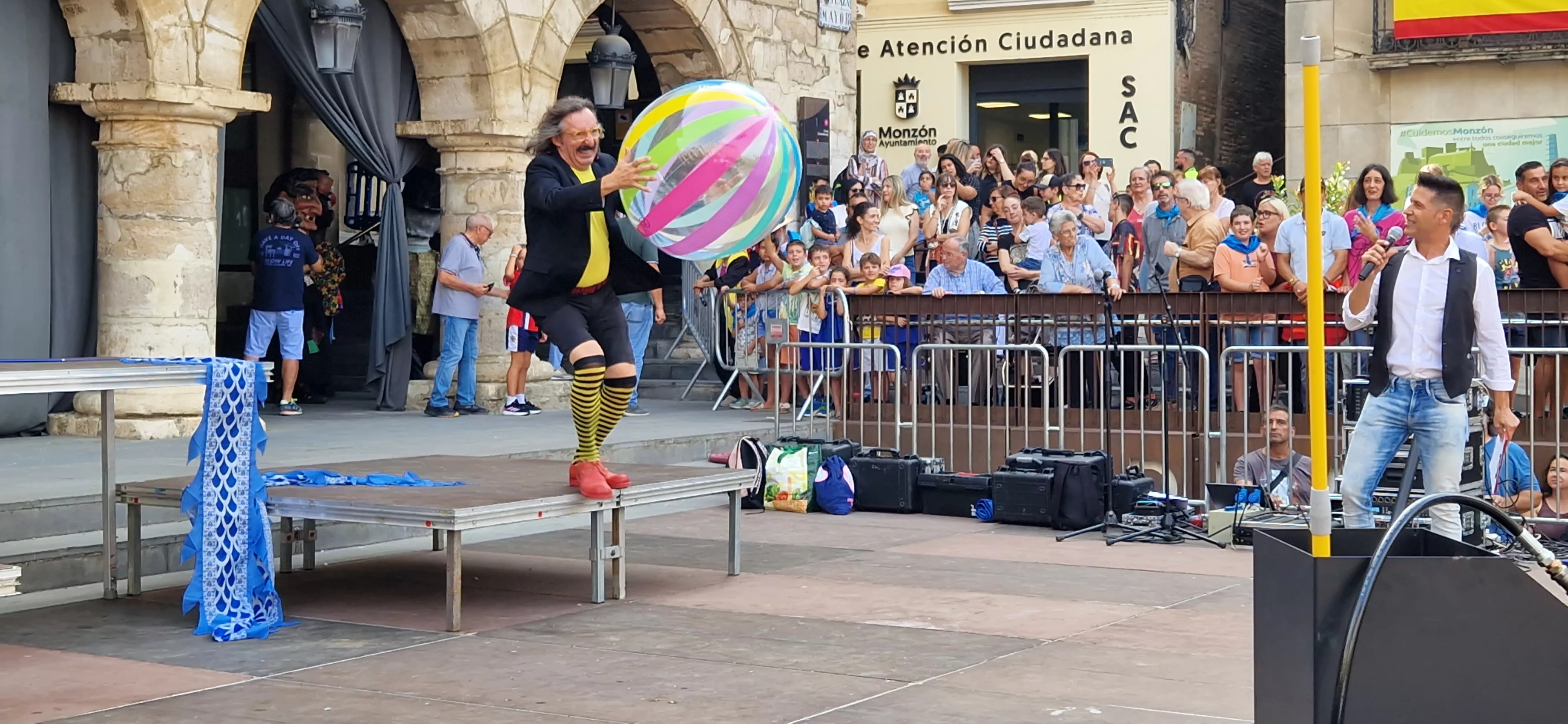 Chupinazo infantil de las fiestas de Monzón 2025. Foto Myriam Martínez 