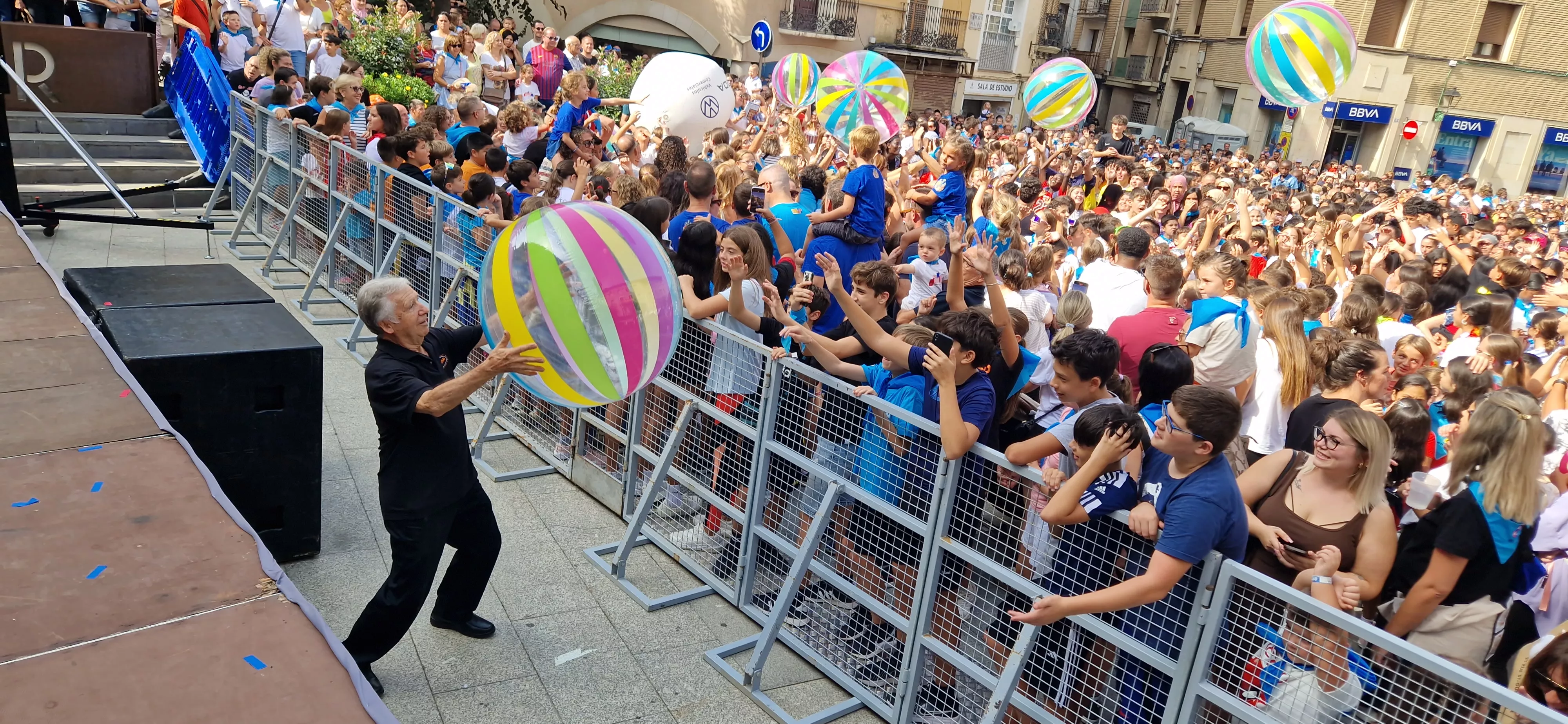 Chupinazo infantil de las fiestas de Monzón 2025. Foto Myriam Martínez 