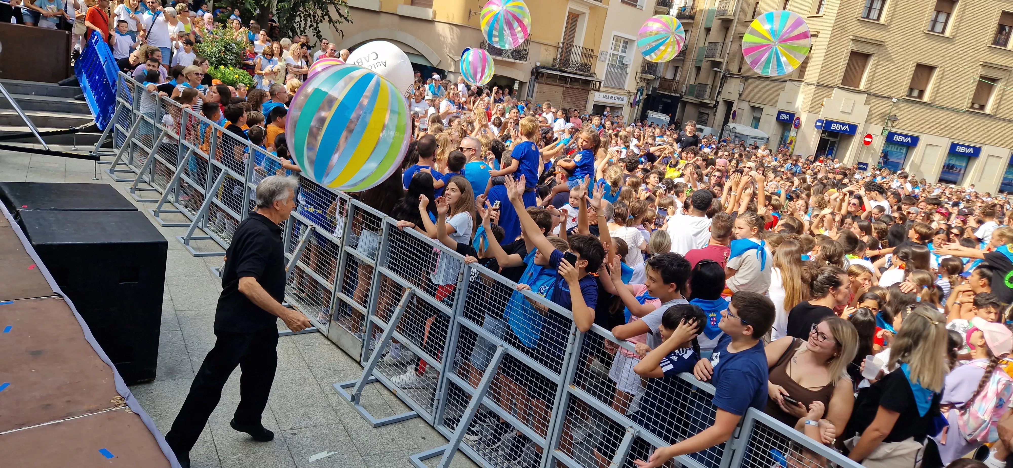 Chupinazo infantil de las fiestas de Monzón 2025. Foto Myriam Martínez 