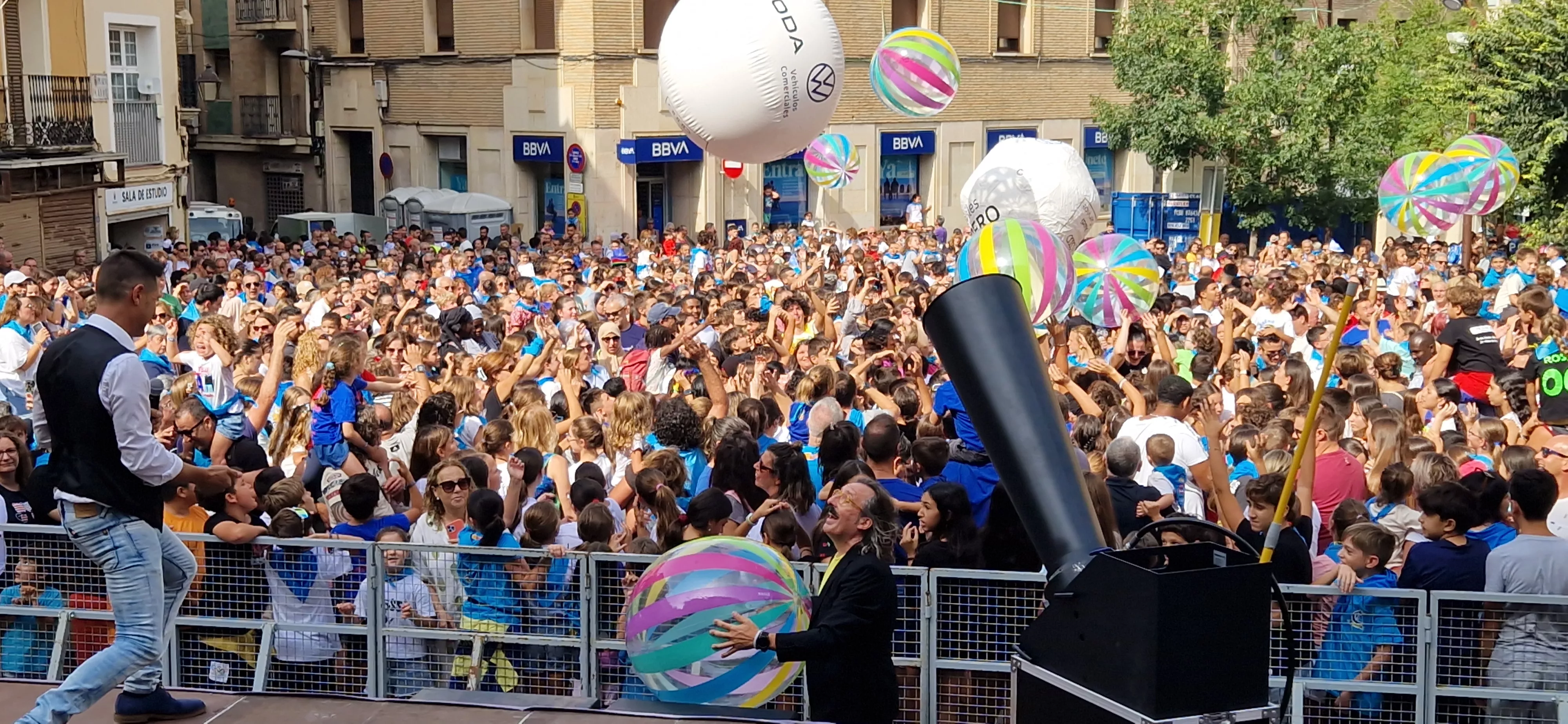 Chupinazo infantil de las fiestas de Monzón 2025. Foto Myriam Martínez 