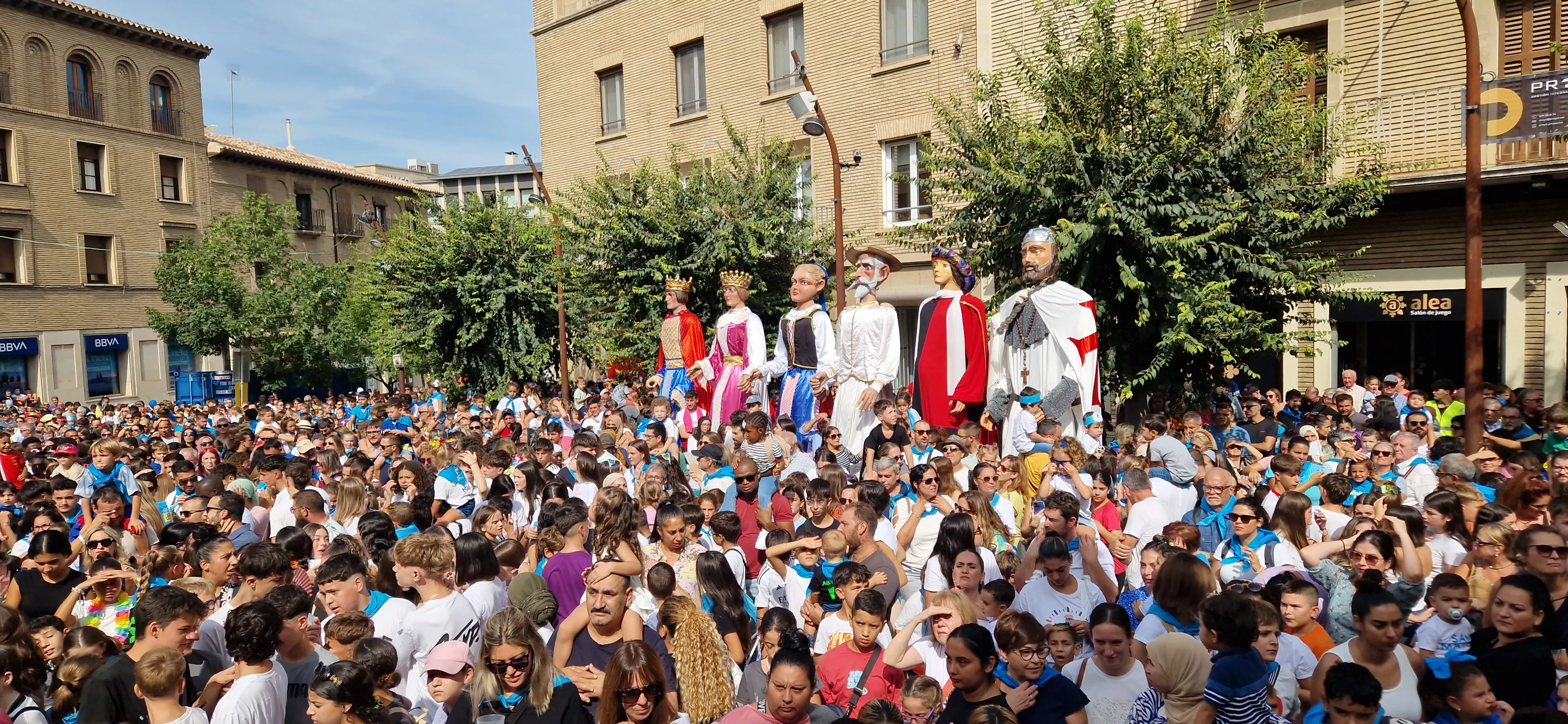 Chupinazo infantil de las fiestas de Monzón 2025. Foto Myriam Martínez 