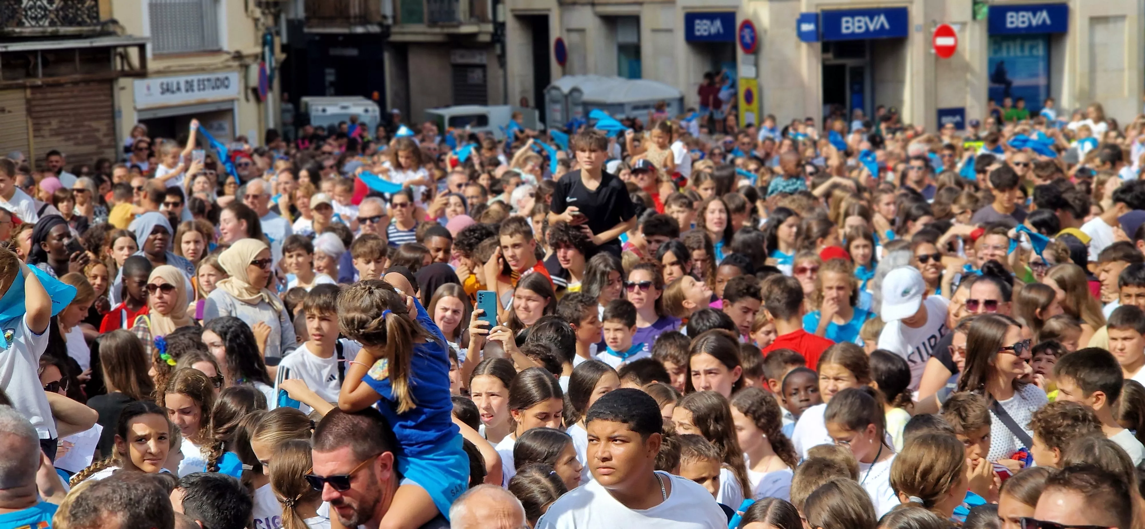 Chupinazo infantil de las fiestas de Monzón 2025. Foto Myriam Martínez 