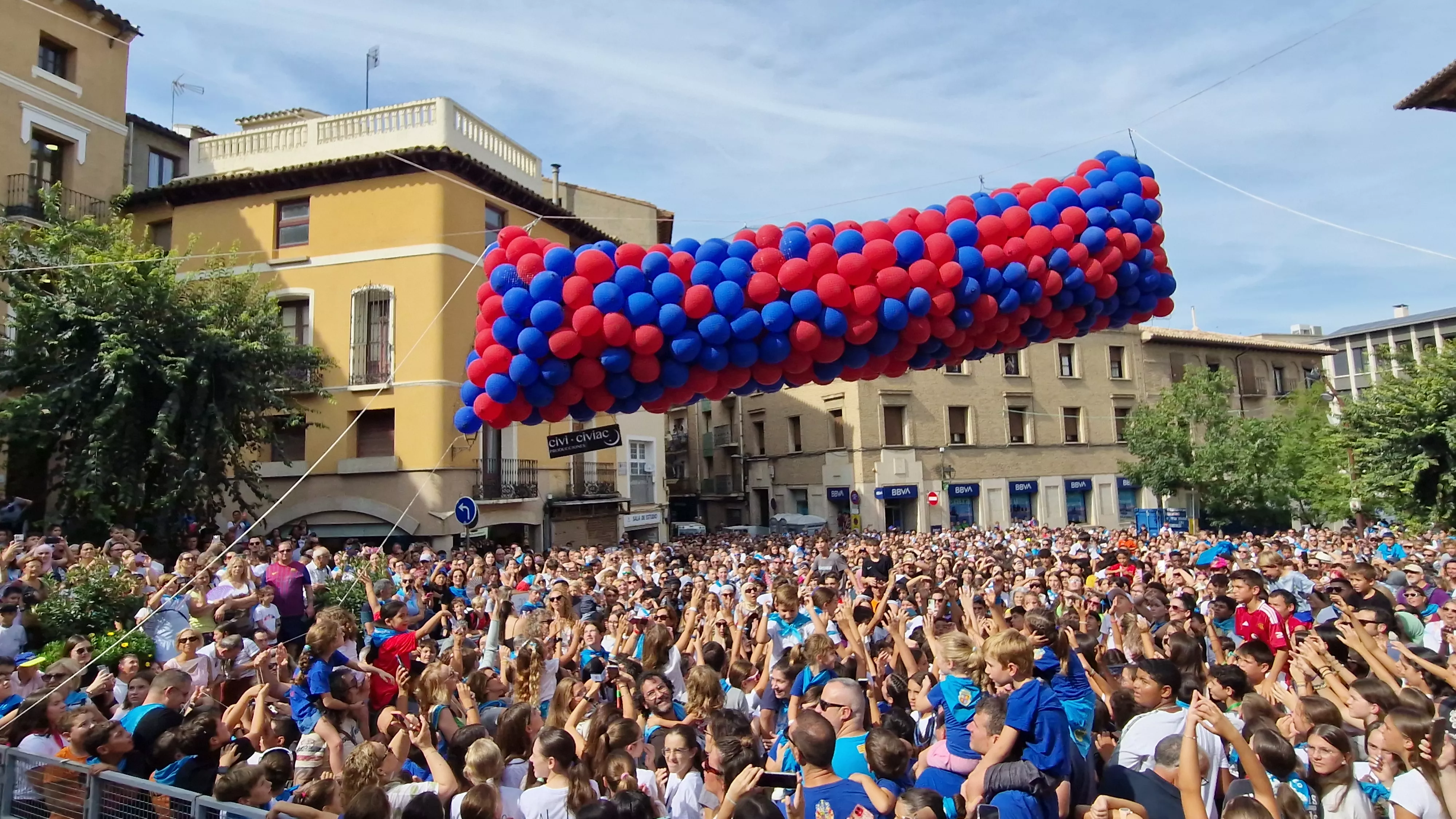 Chupinazo infantil de las fiestas de Monzón 2025. Foto Myriam Martínez 