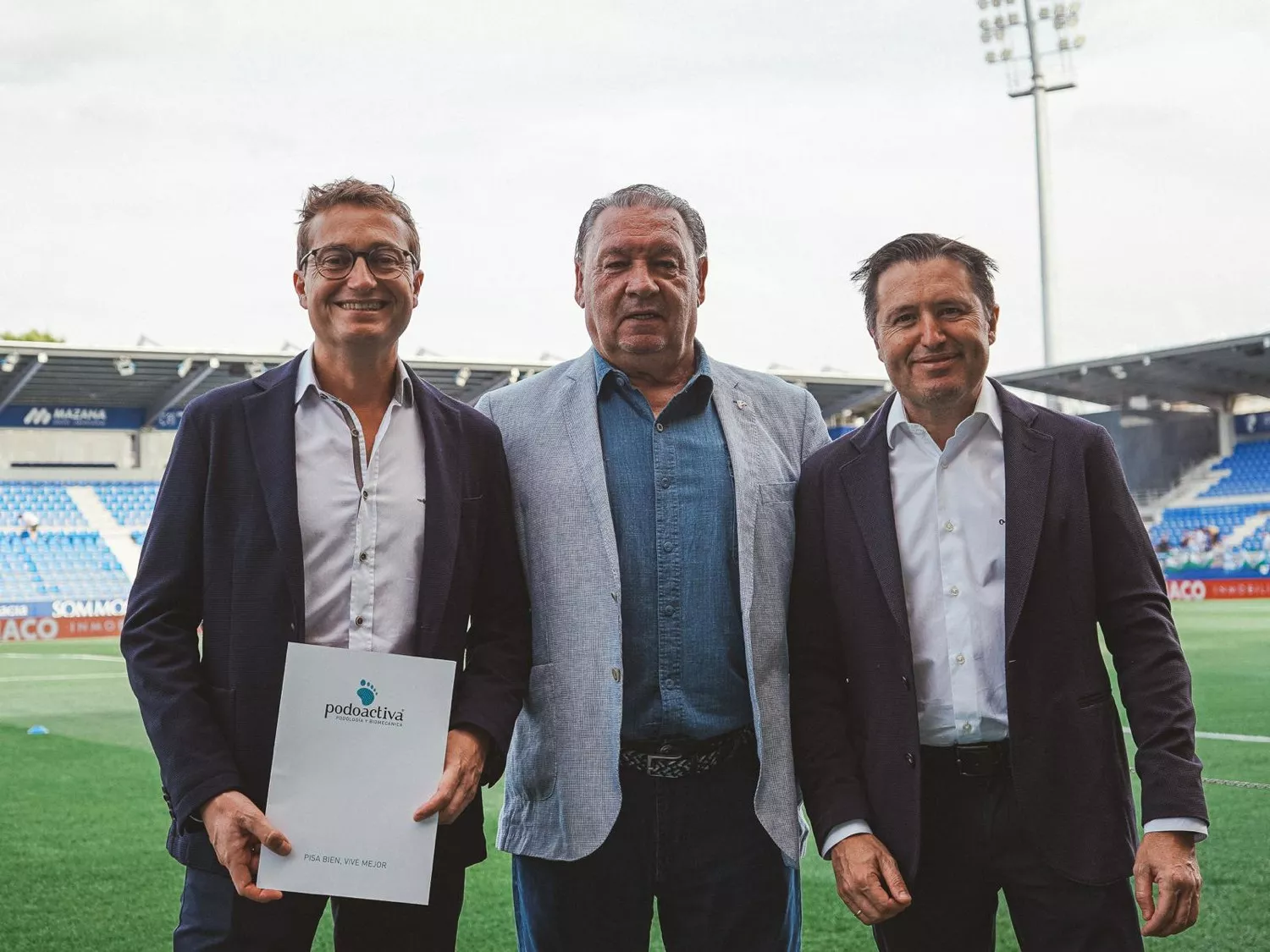 Javier y Víctor Alfaro, con Agustín Lasaosa en medio