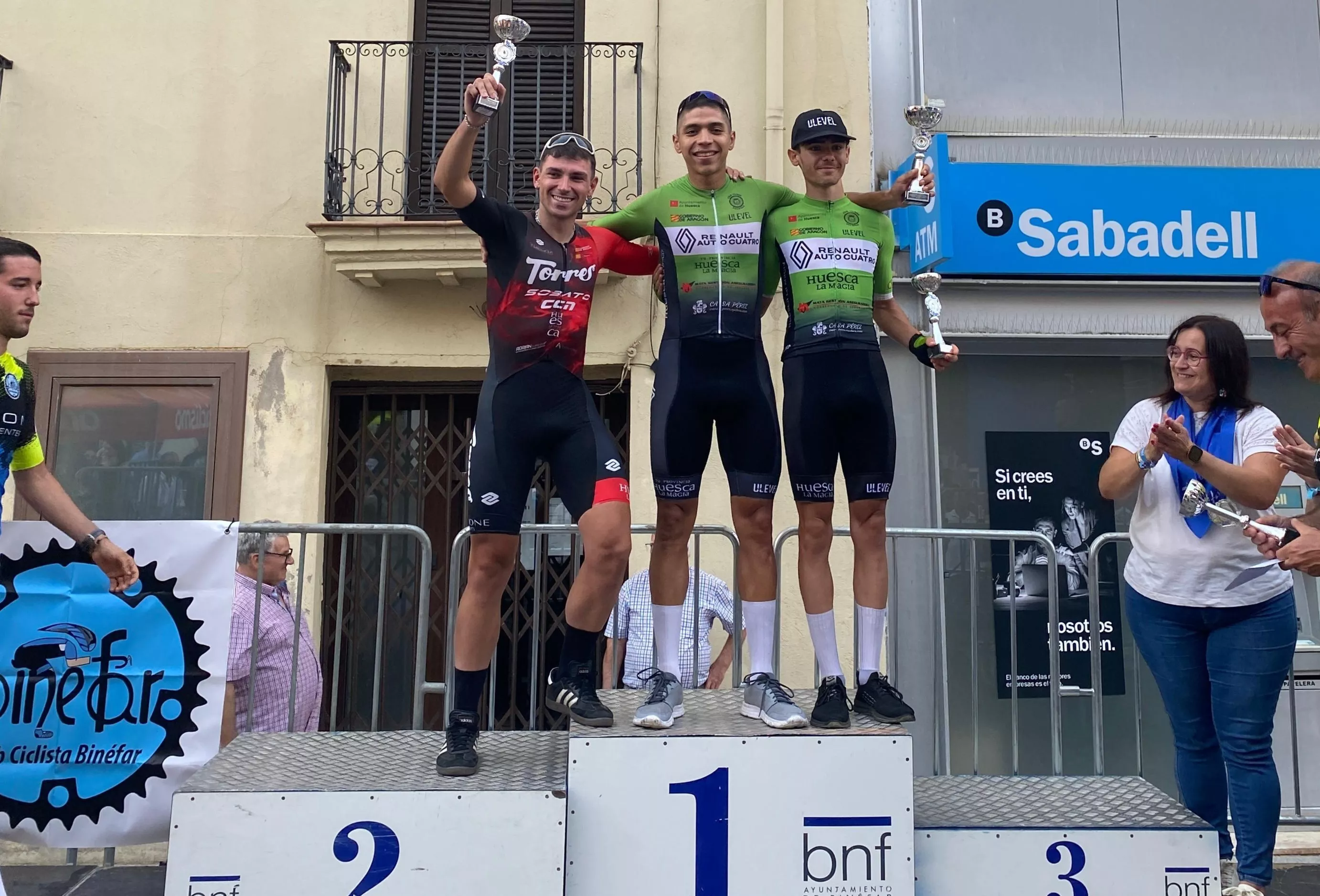 Davinson Román vence en Binéfar