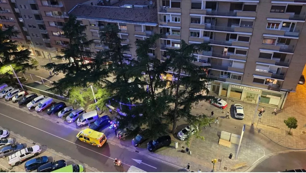 Momento del suceso, en la calle Ramón y Cajal. Foto Grupo Amigos de Huesca Momento del suceso, en la calle Ramón y Cajal. Foto Grupo Amigos de Huesca