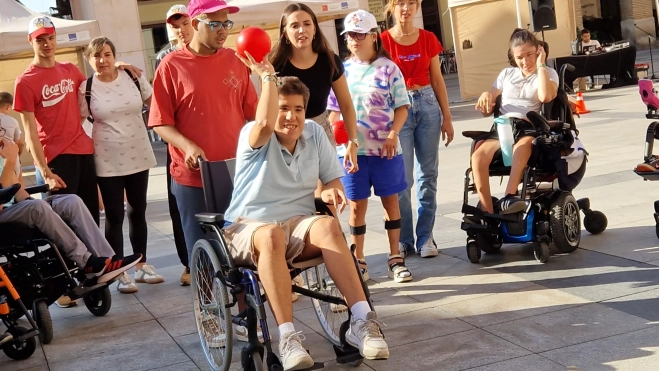 Conmemoración del Día Mundial del Alzhéimer 2025 en Huesca. Foto Myriam Martínez