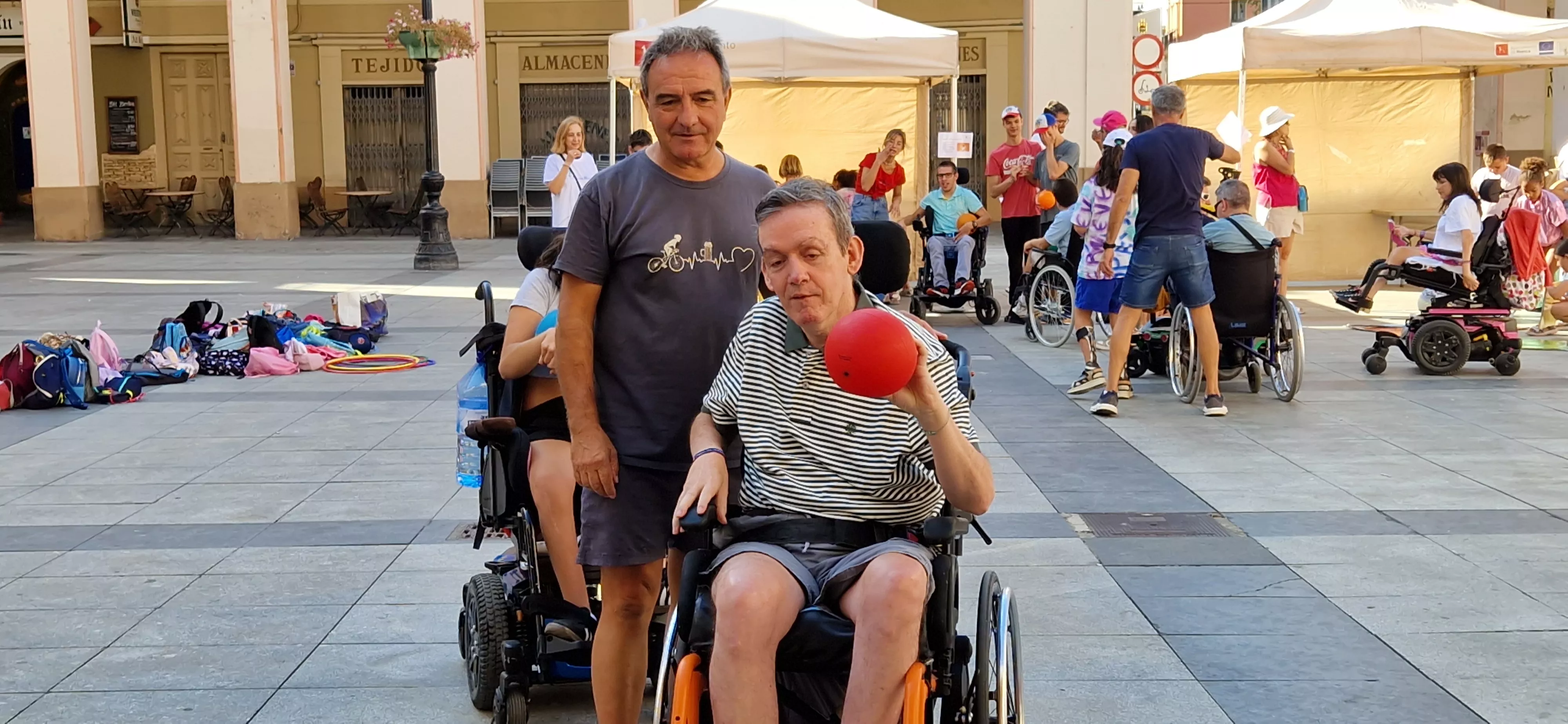Conmemoración del Día Mundial del Alzhéimer 2025 en Huesca. Foto Myriam Martínez