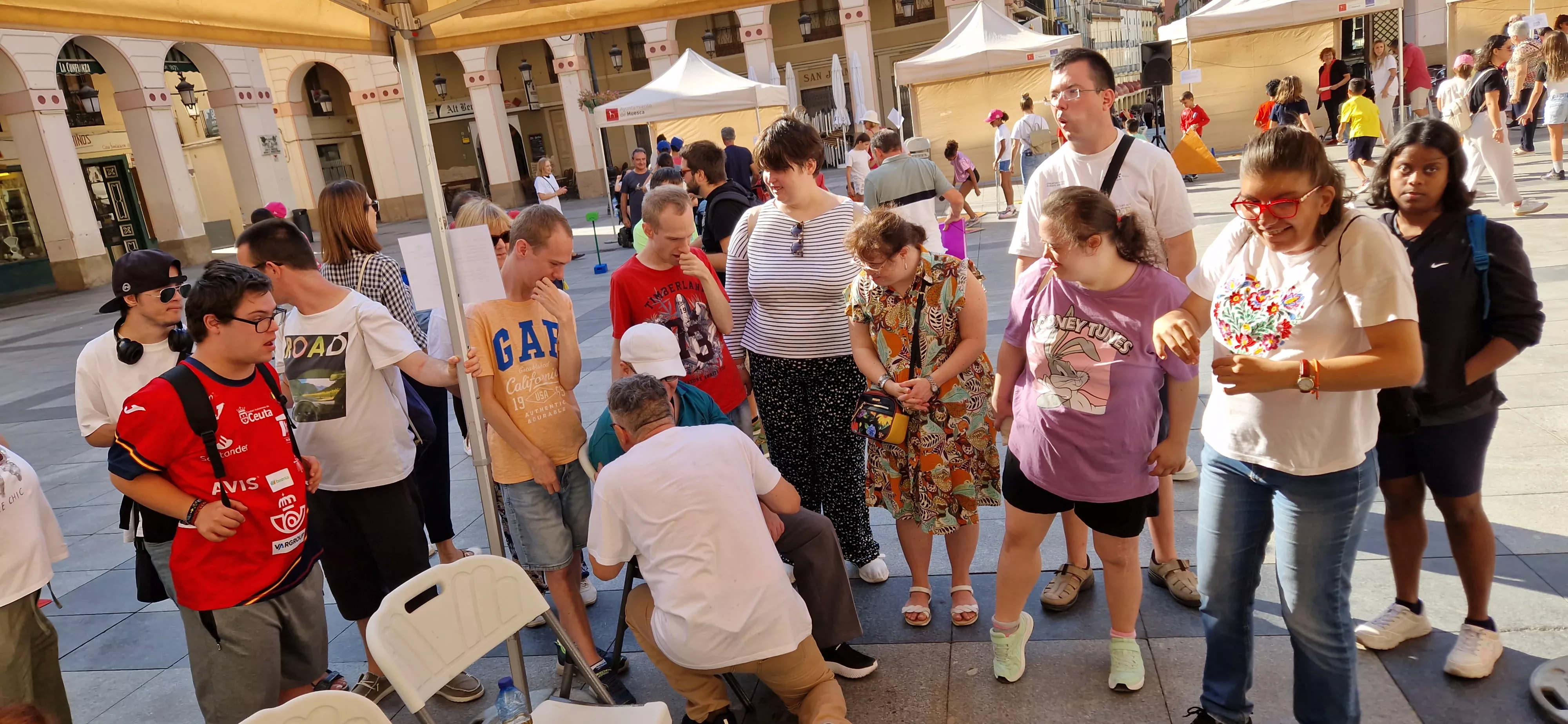 Conmemoración del Día Mundial del Alzhéimer 2025 en Huesca. Foto Myriam Martínez