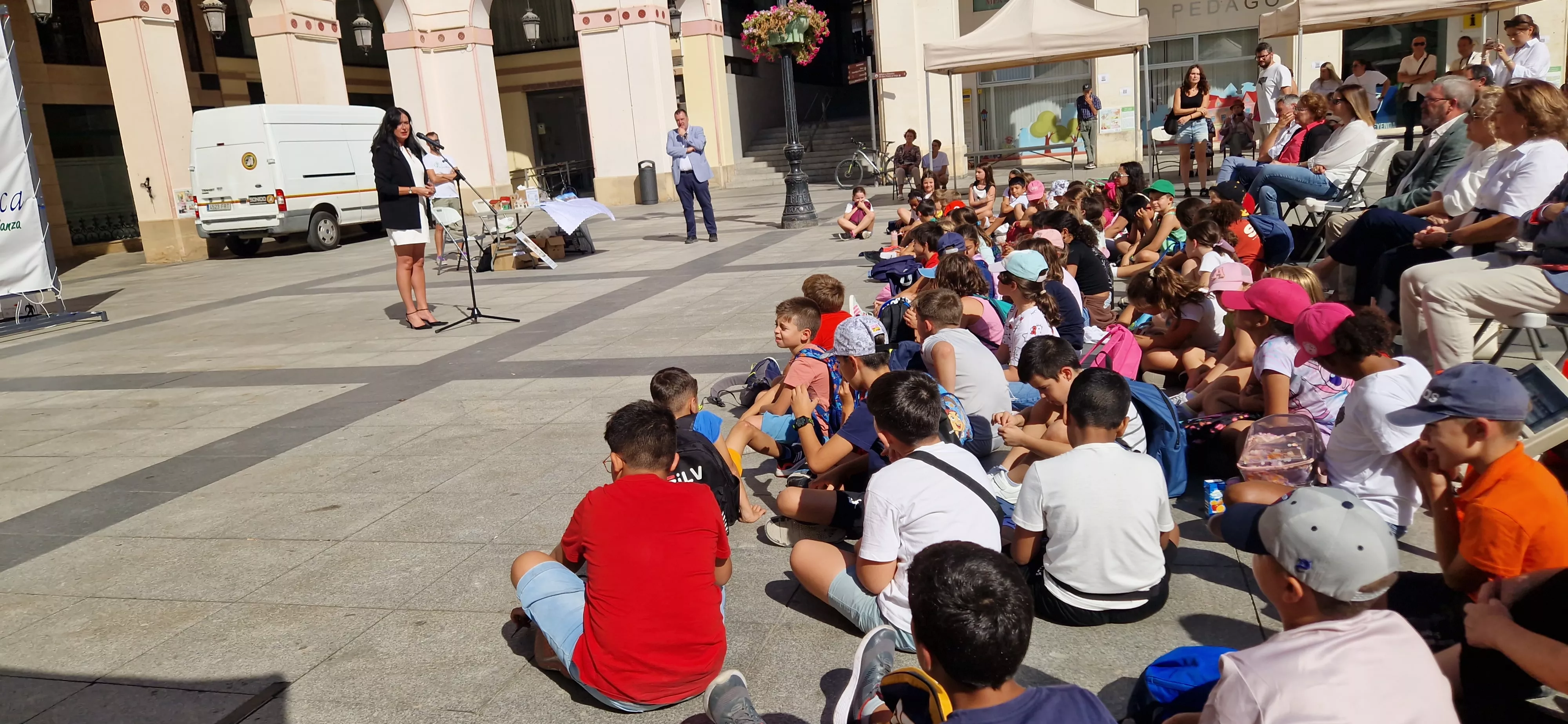 La alcaldesa de Huesca, en el Día Mundial del Alzhéimer 2025 en Huesca. Foto Myriam Martínez