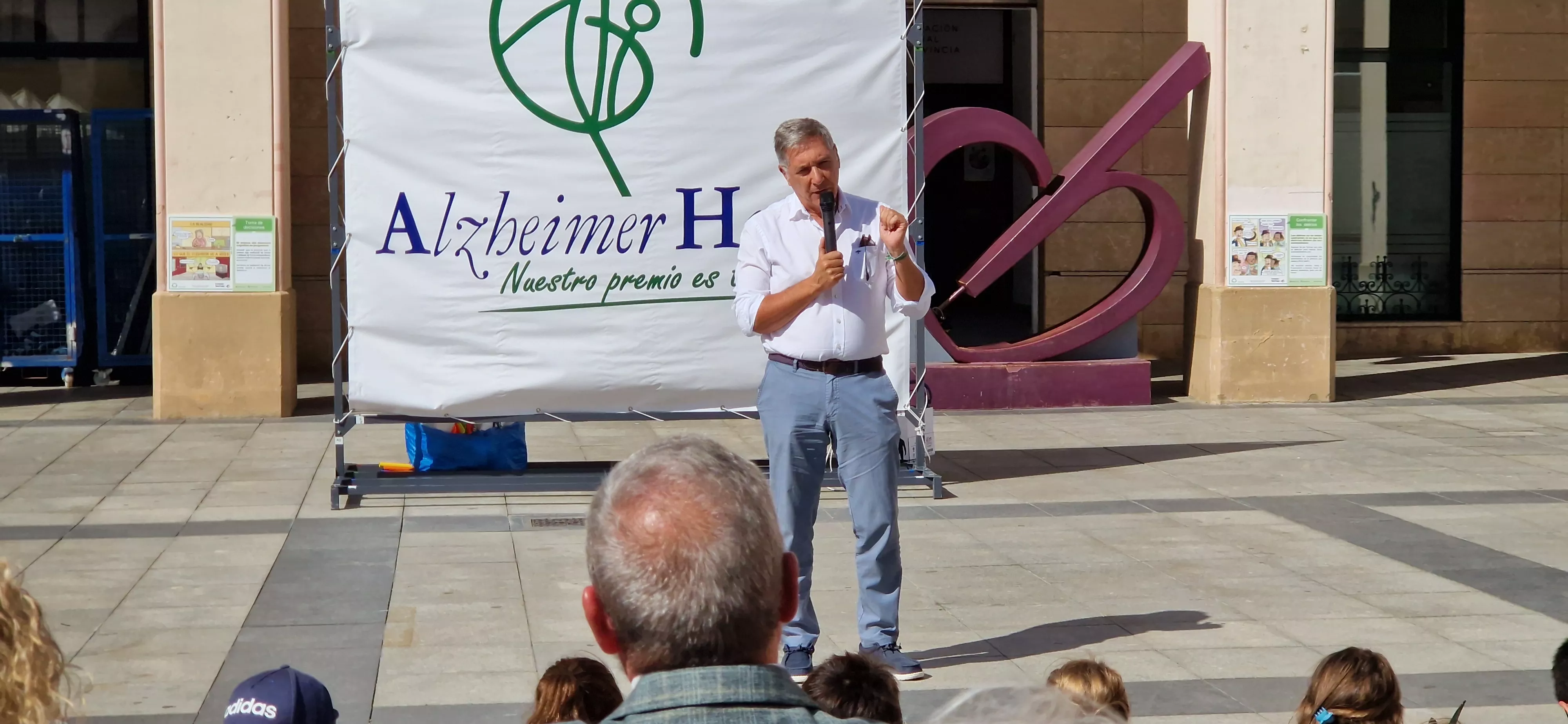 Conmemoración del Día Mundial del Alzhéimer 2025 en Huesca. Foto Myriam Martínez