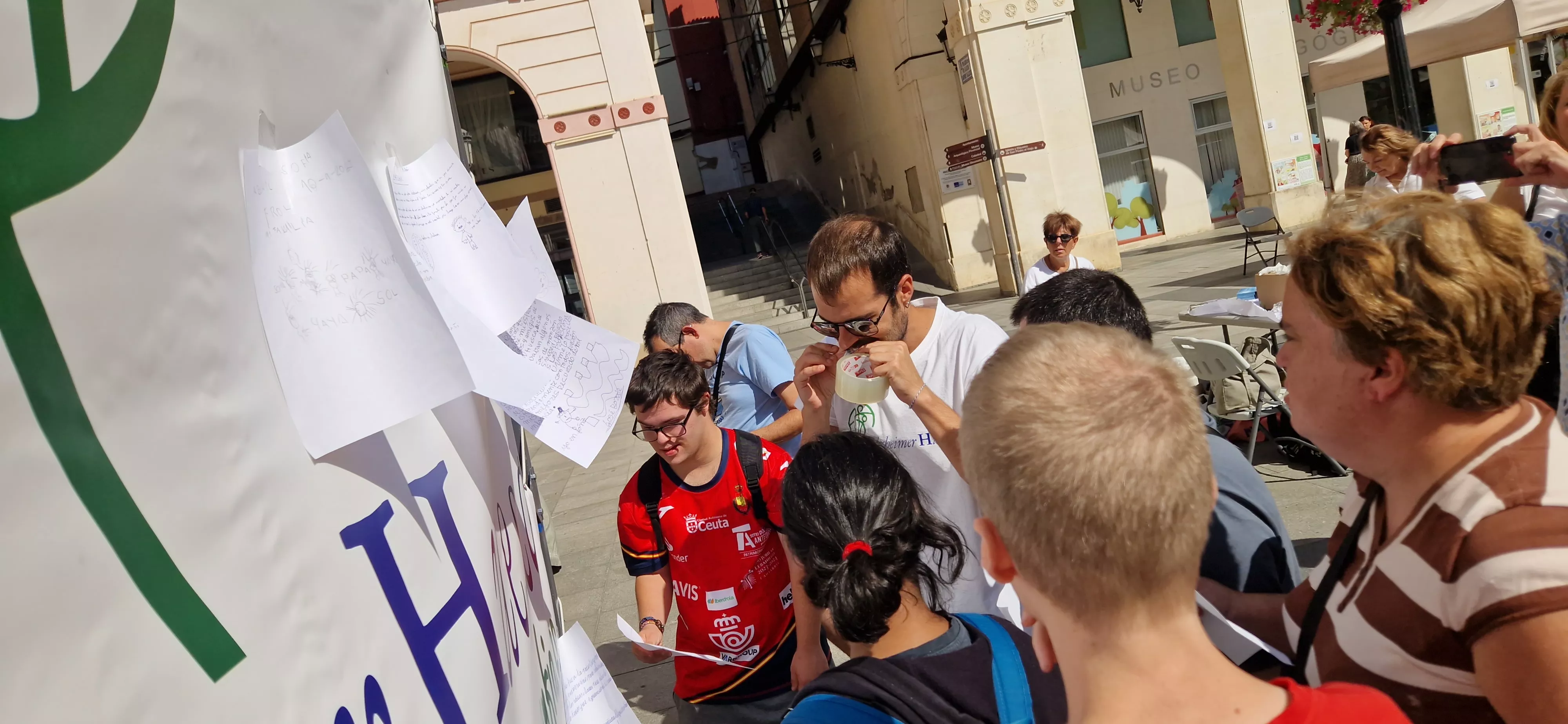 Conmemoración del Día Mundial del Alzhéimer 2025 en Huesca. Foto Myriam Martínez