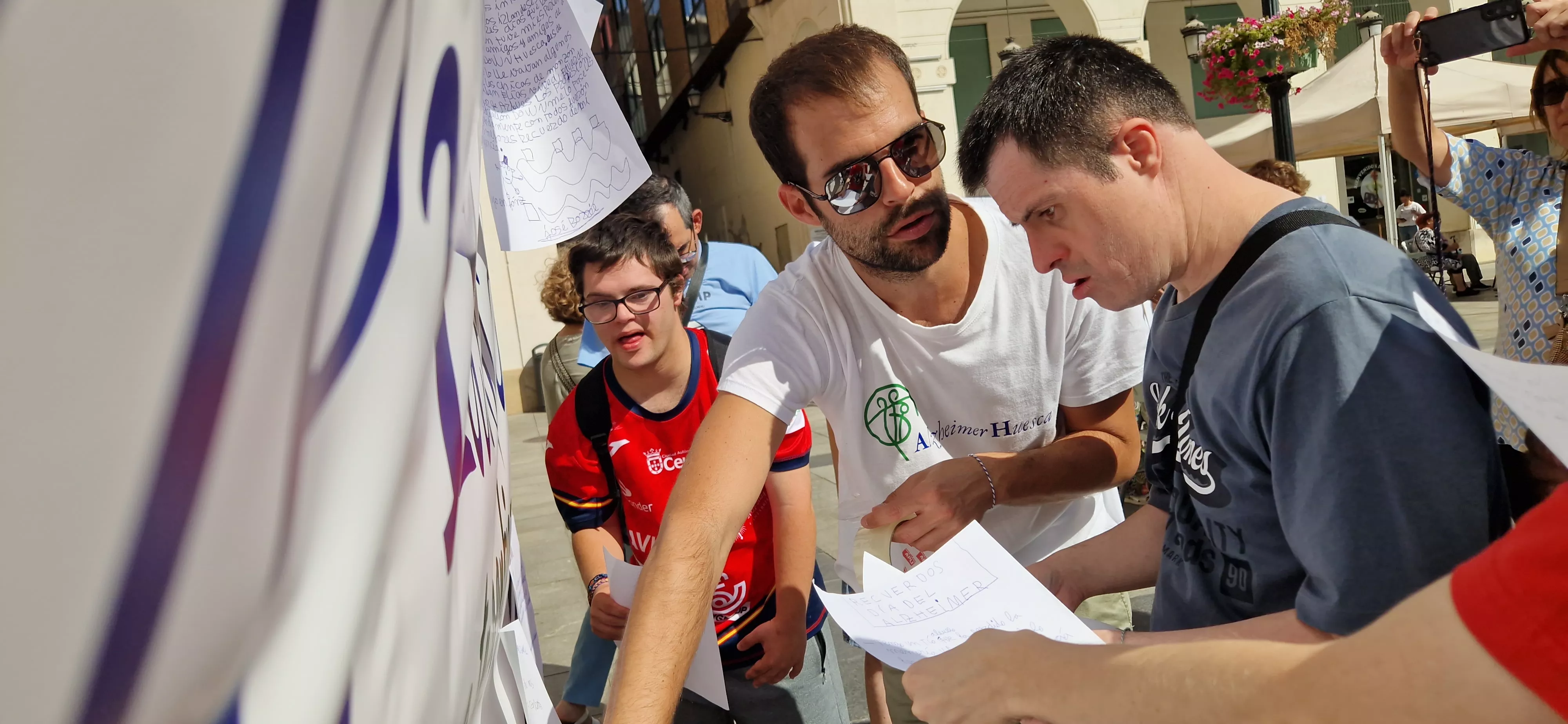 Conmemoración del Día Mundial del Alzhéimer 2025 en Huesca. Foto Myriam Martínez