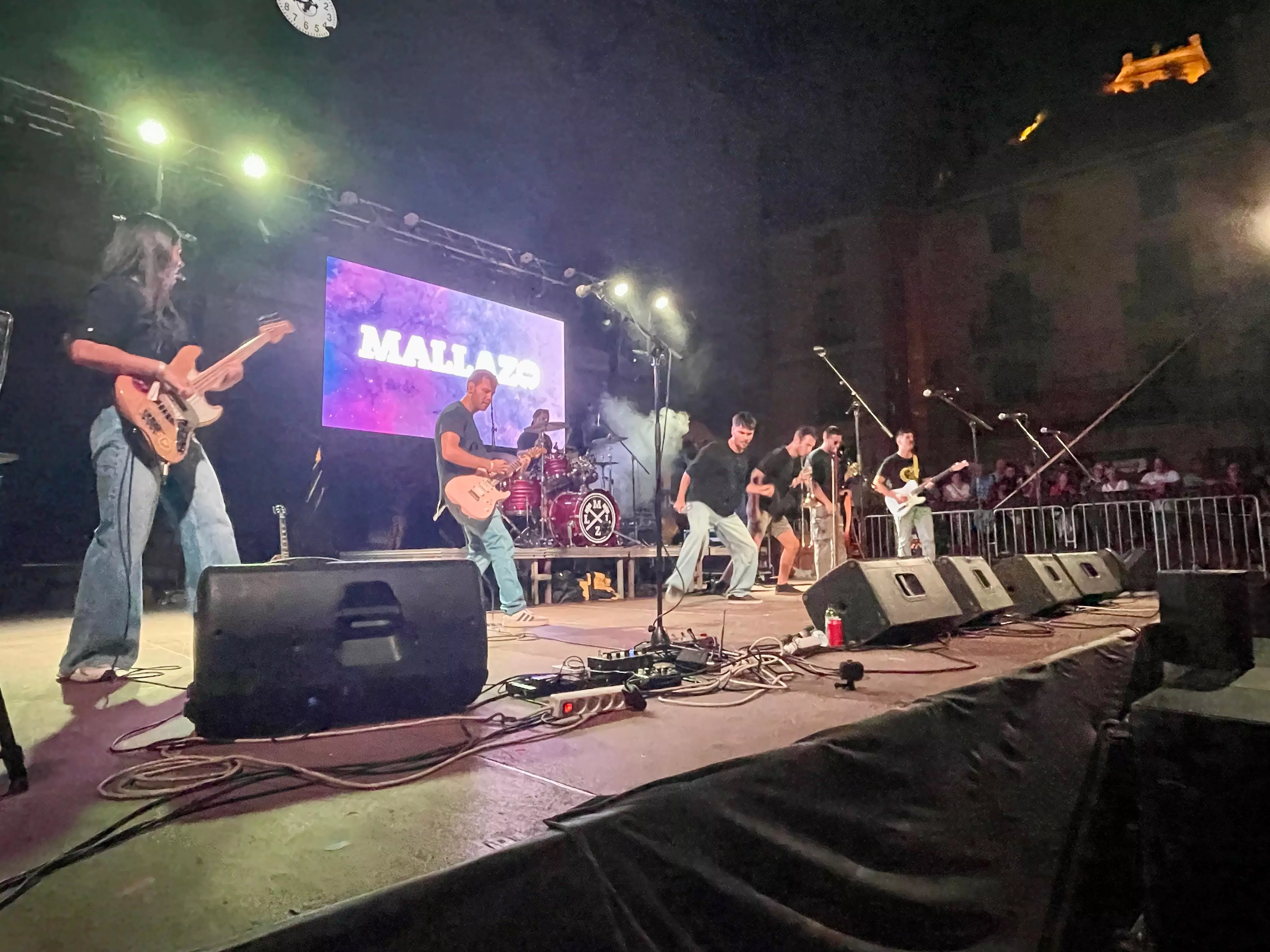 Mallazo triunfa en las fiestas de Monzón con un espectacular concierto.