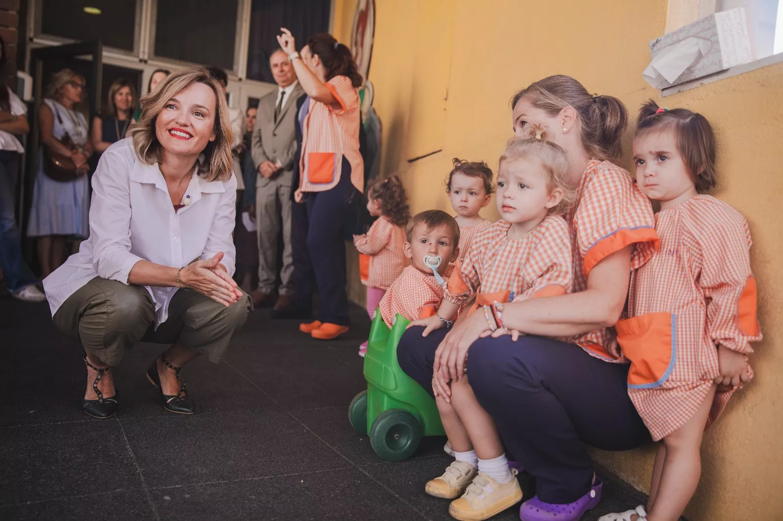 Alegría destaca en Almudévar la inversión del Estado para la escolarización 0-3 años.