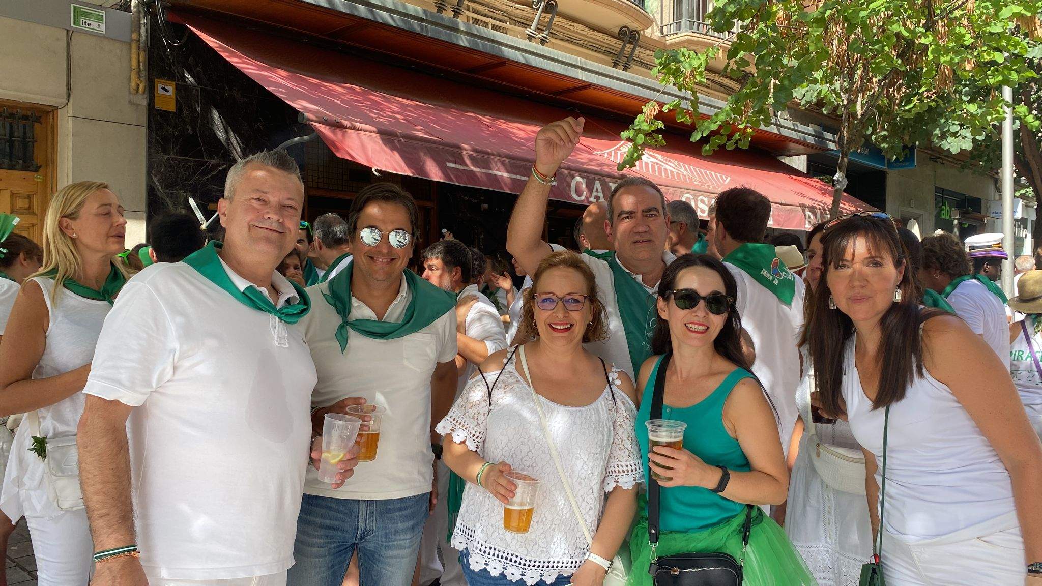 El ambiente continúa por toda la ciudad.