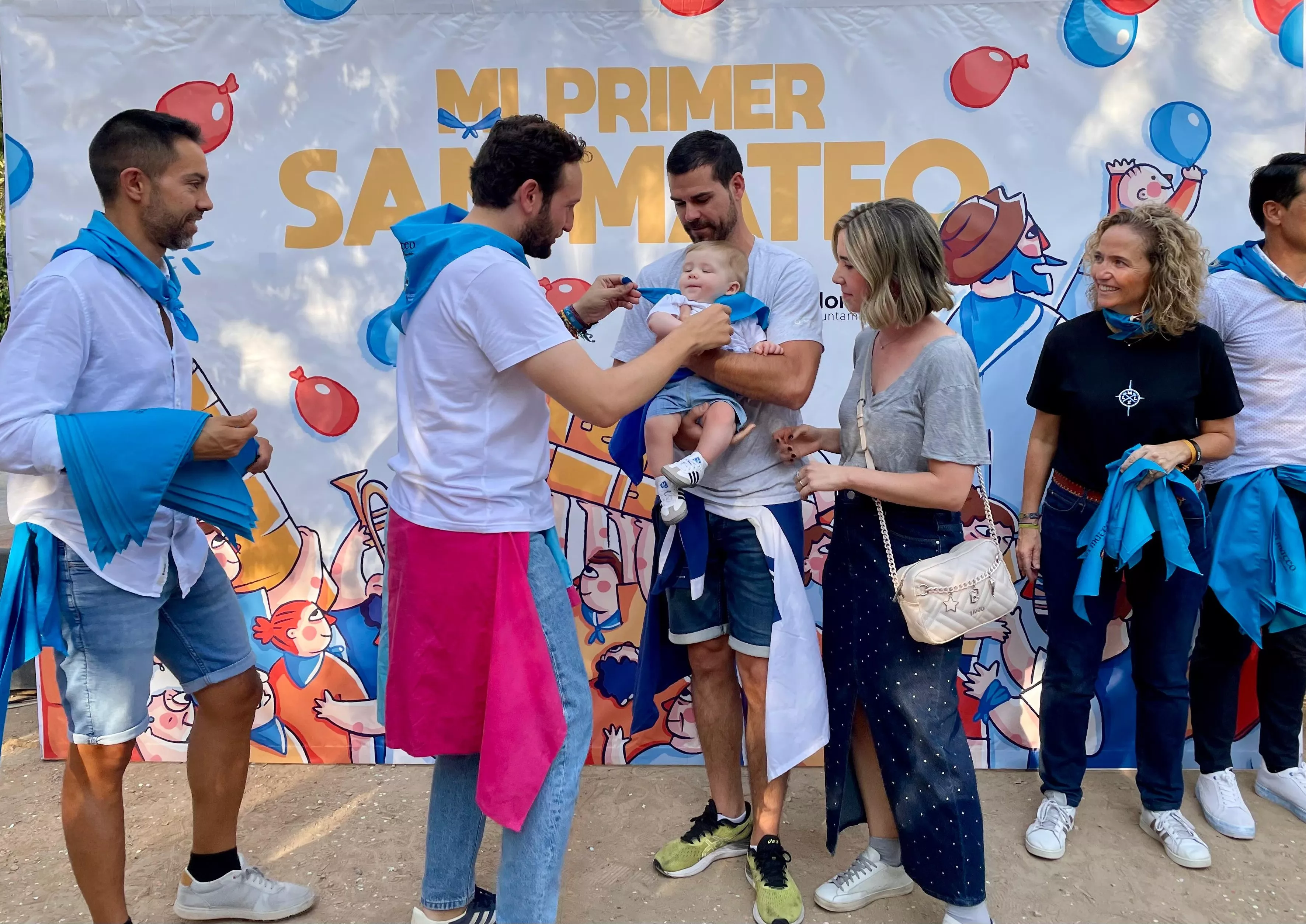 Entrega de la pañoleta "Mi Primer San Mateo" en las fiestas de Monzón.