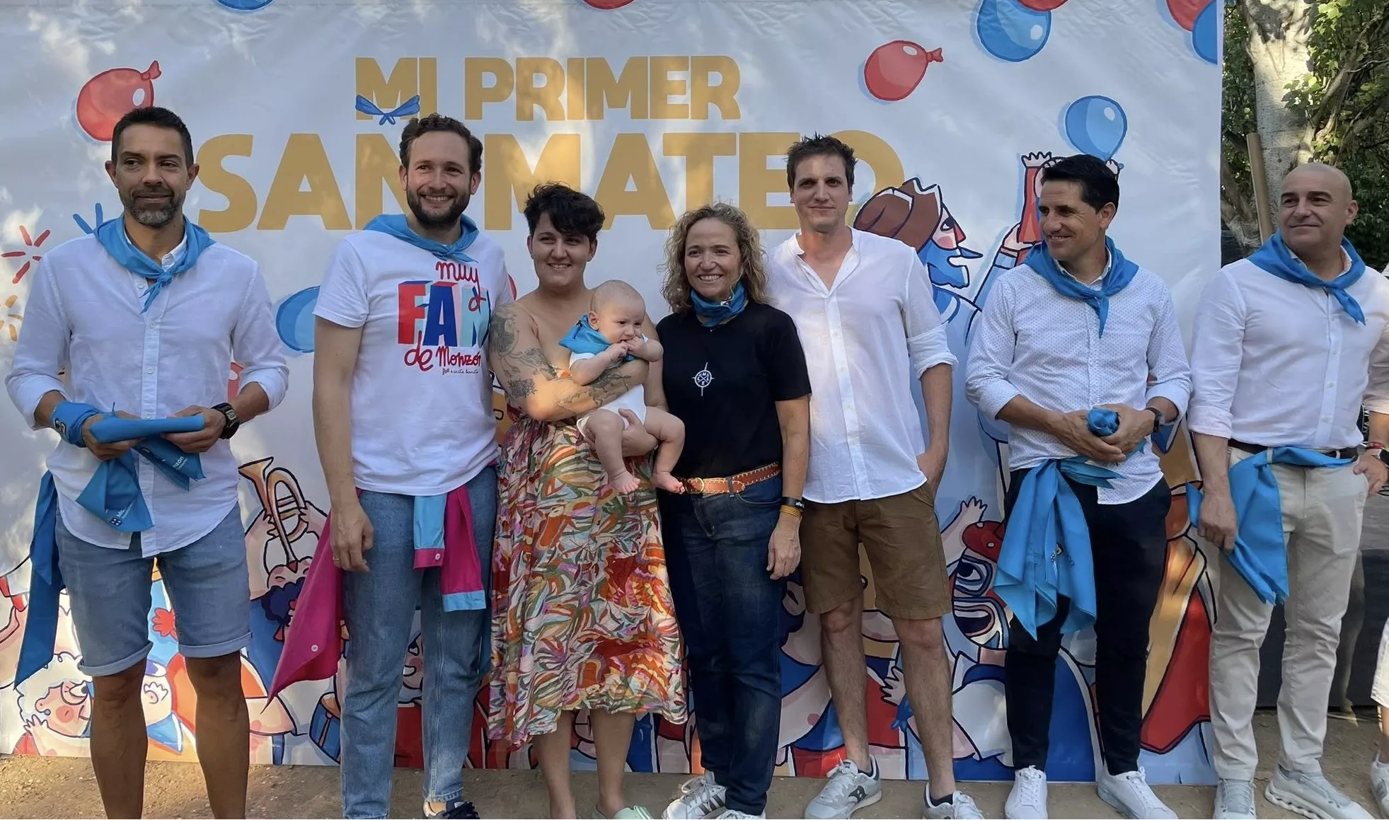 Entrega de la pañoleta "Mi Primer San Mateo" en las fiestas de Monzón.