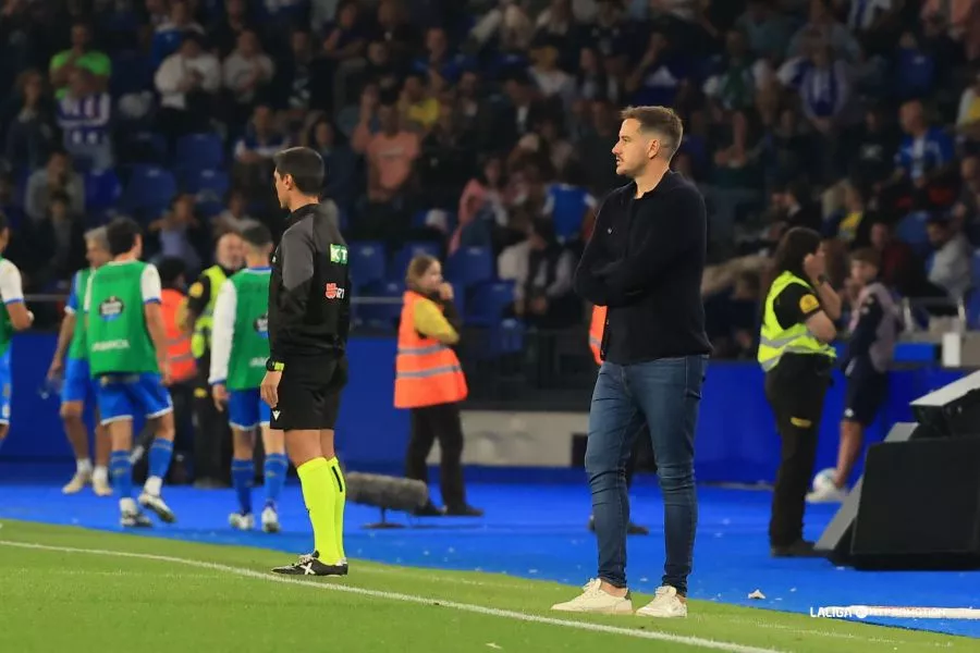 Sergi Guilló, técnico del Huesca, en el Abanca Riazor ante el Deportivo: "Hemos tenido errores, pero el primer culpable soy yo".