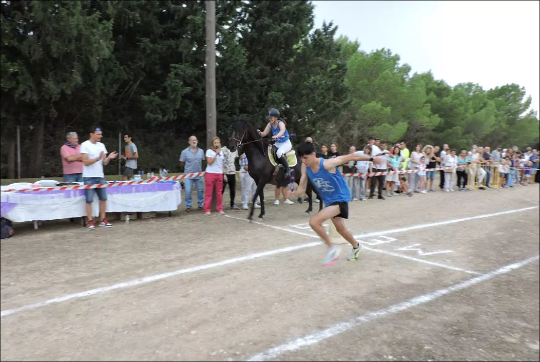 Salida de la carrera. Elena Varona y Diego Bernad