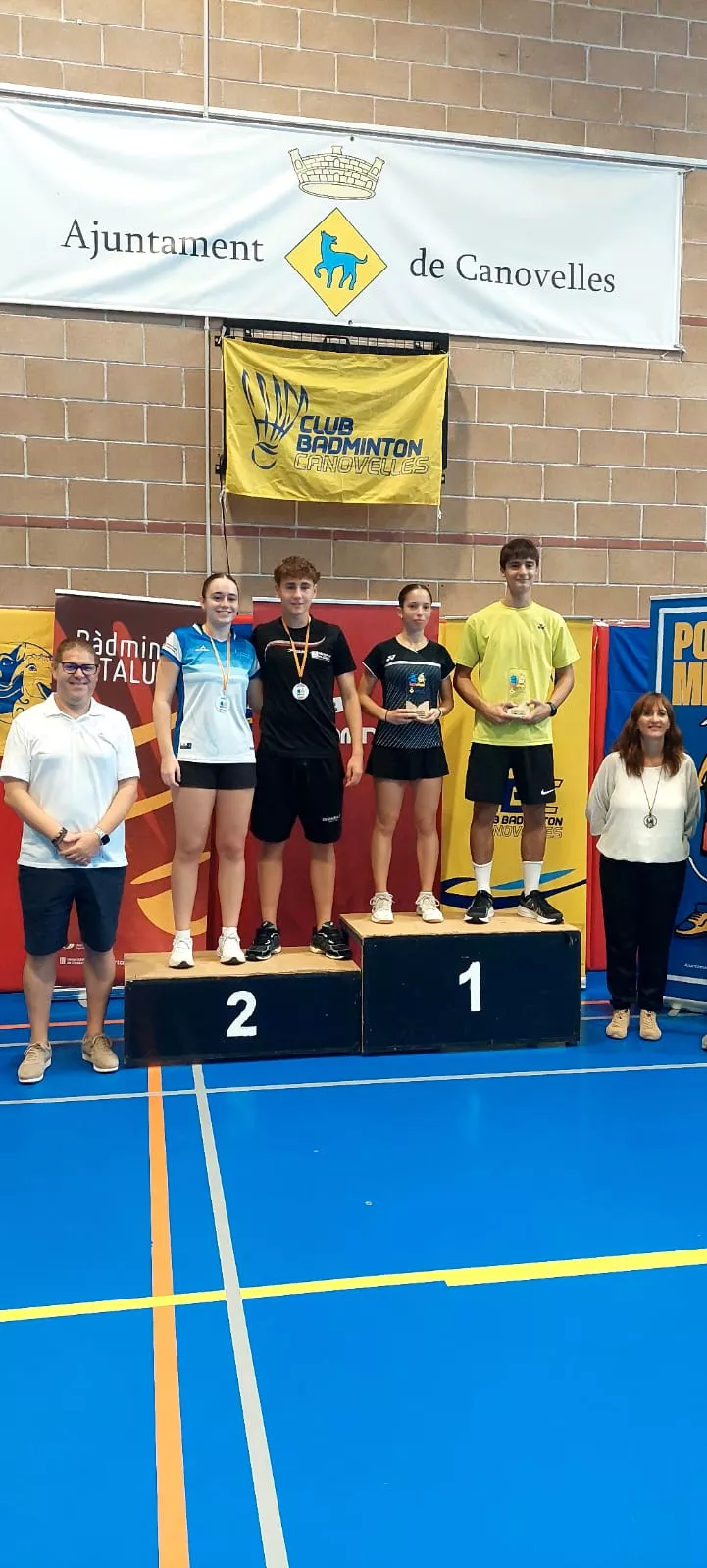 Jorge Royo con Blanca Cantón en el podio de Canovelles.
