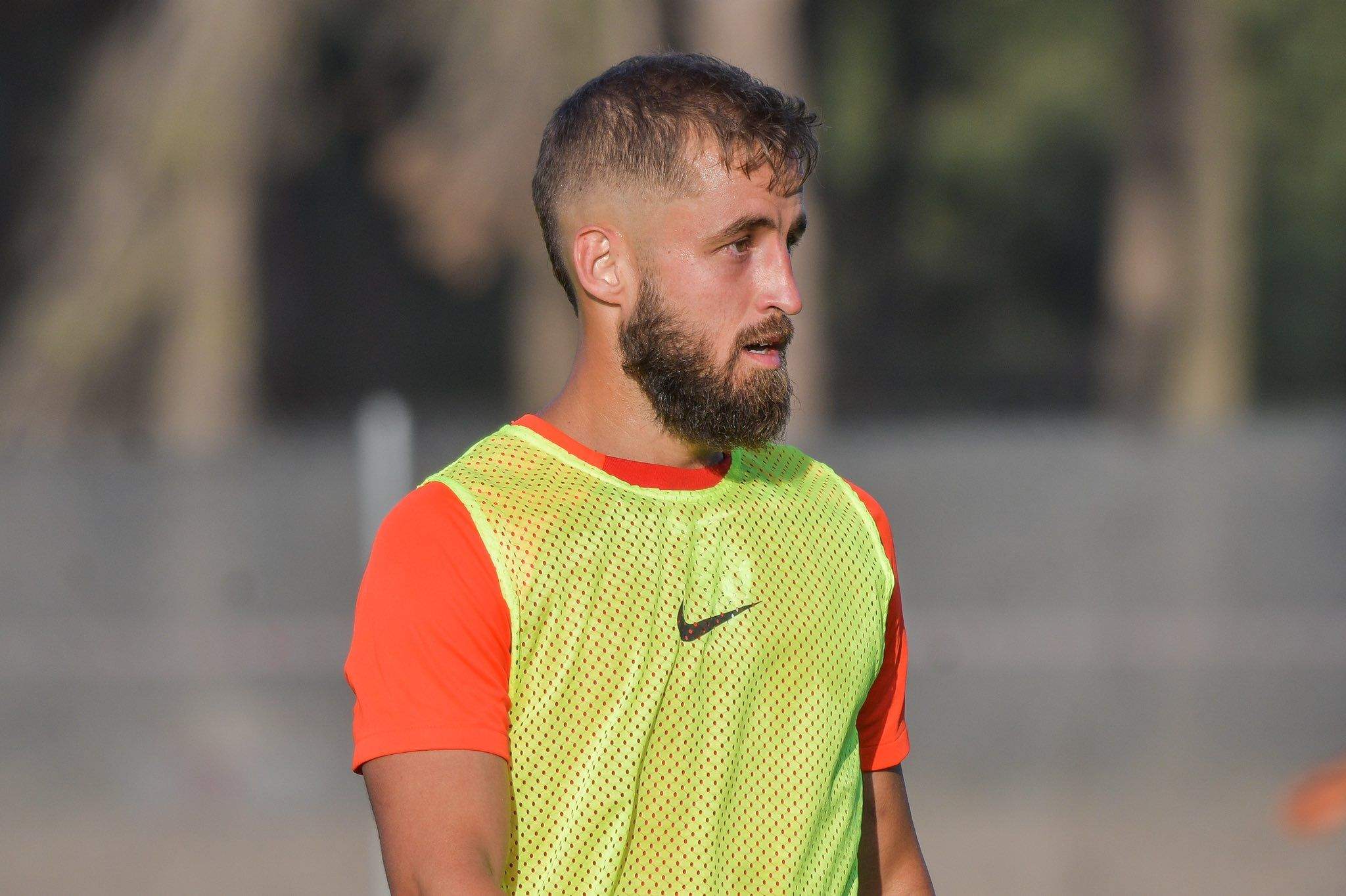 Pulido, quien habla de "unión e ilusión" para esta temporada, durante un entrenamiento. Foto: SD Huesca