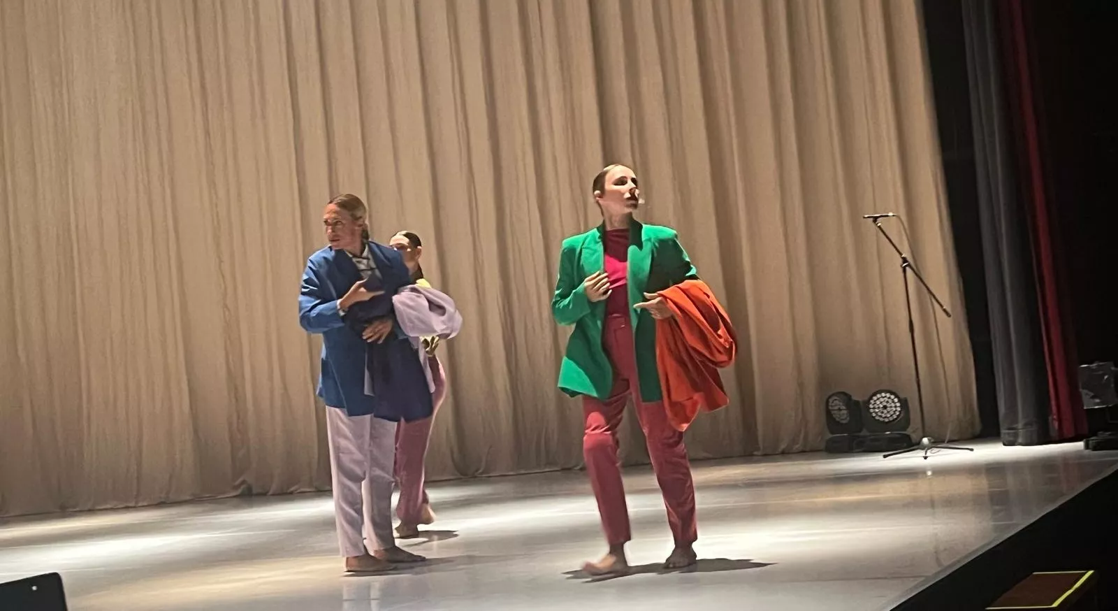 'Jarana' de la compañía de danza Laia Santanach. Foto Mercedes Manterola