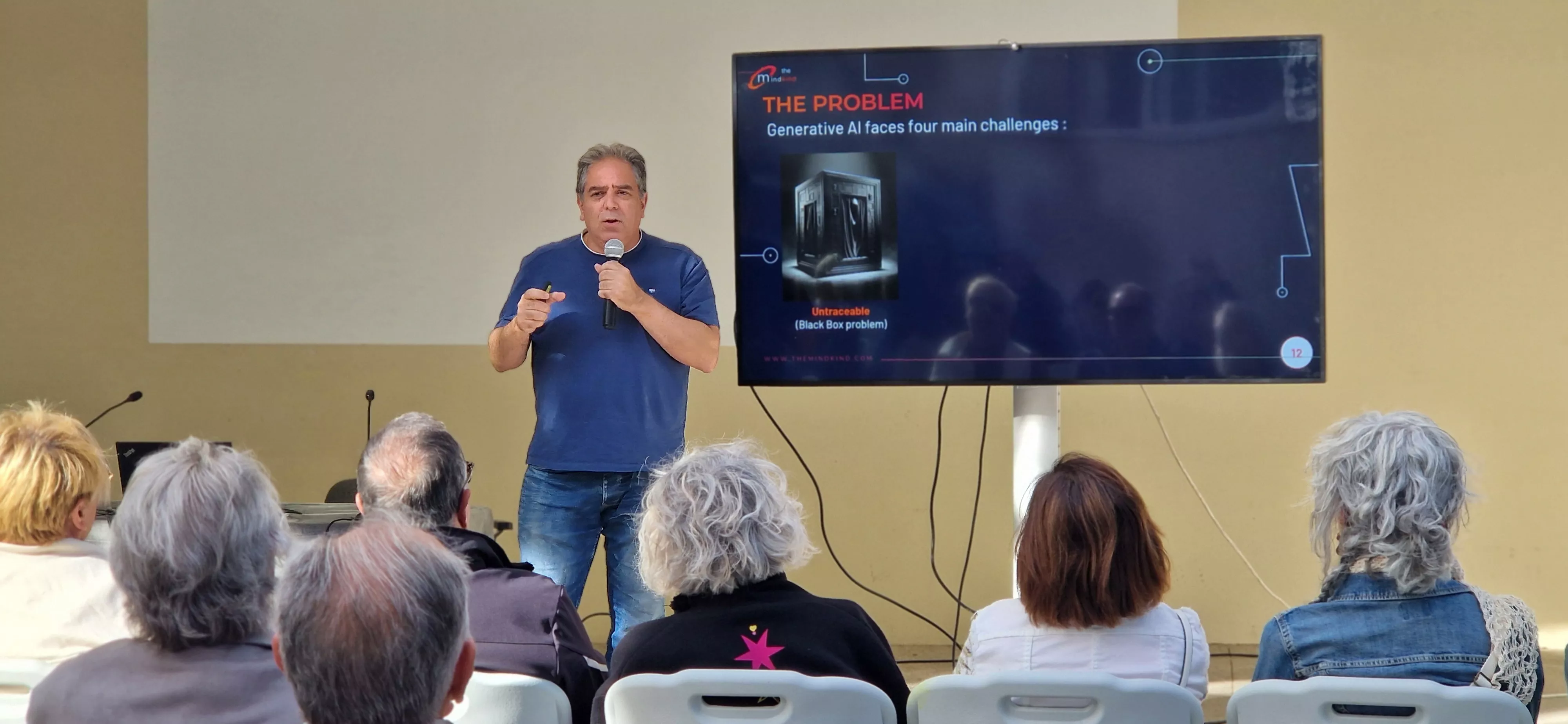 Mario Garcés Romeu, en el ciclo del IEA sobre Inteligencia Artificial. Foto Myriam Martínez Mario Garcés Romeu, en el ciclo del IEA sobre Inteligencia Artificial. Foto Myriam Martínez