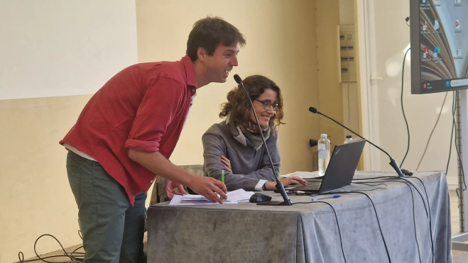 David Pacheu Grau y Belén Masiá Corcoy, en el ciclo sobre IA del IEA. Foto Myriam Martínez