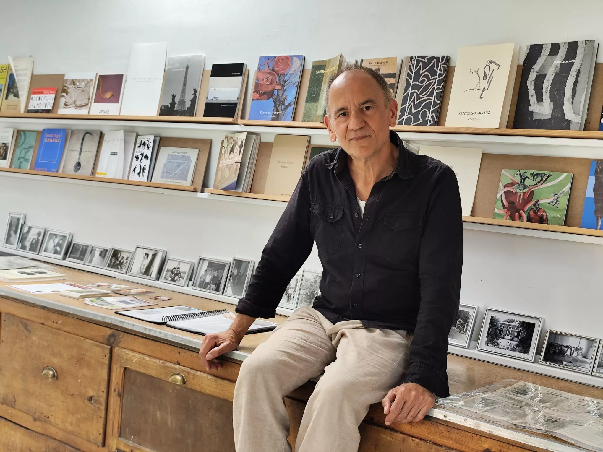 Santiago Arranz en su taller de Castejón de Sos (septiembre 2025). Foto P.J.