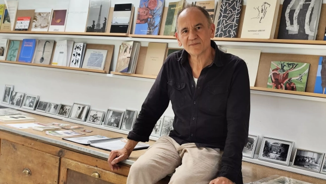 Santiago Arranz en su taller de Castejón de Sos (septiembre 2025). Foto P.J.