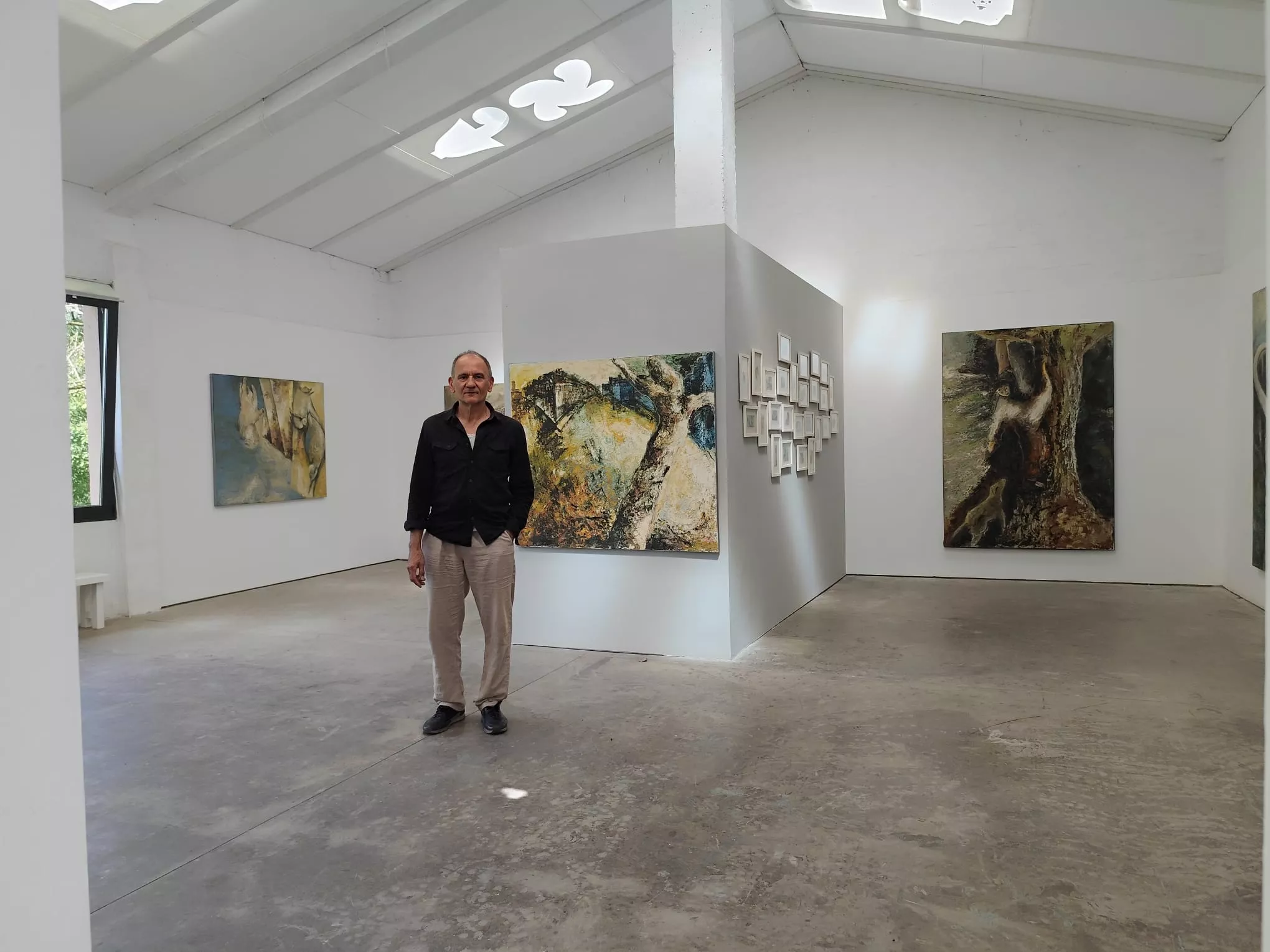 Santiago Arranz en su taller de Castejón de Sos (septiembre 2025). Foto P.J.