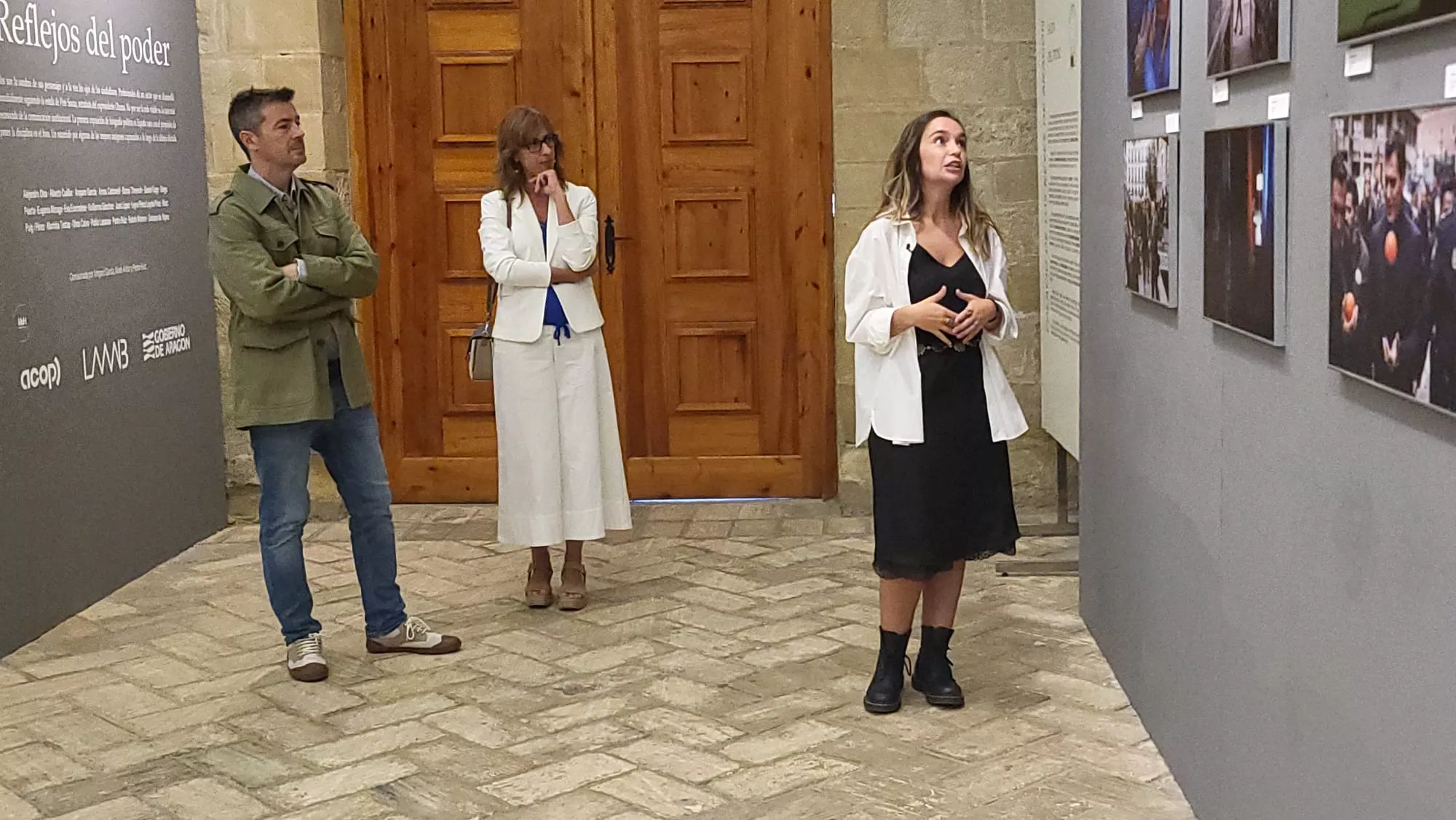 Reflejos del poder: una mirada a la fotografía política en el Museo de Huesca