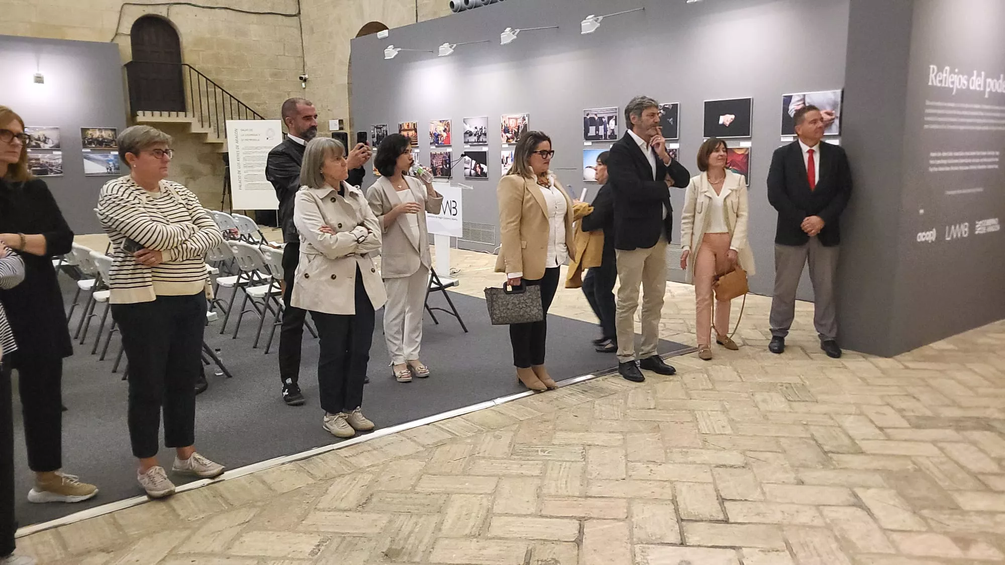 Reflejos del poder: una mirada a la fotografía política en el Museo de Huesca