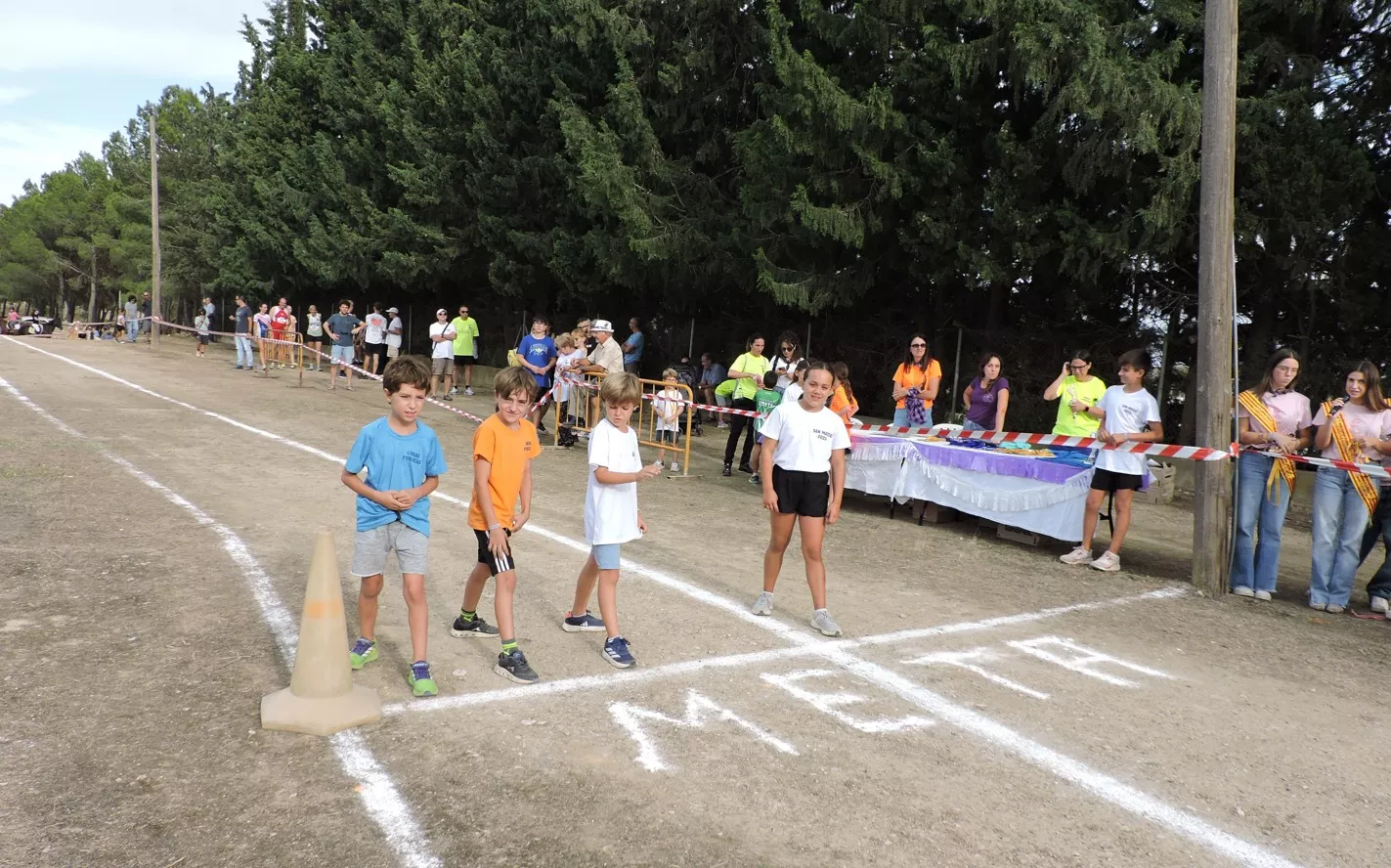 5 Participantes de la carrera de niños y niñas de 8 a 9 años