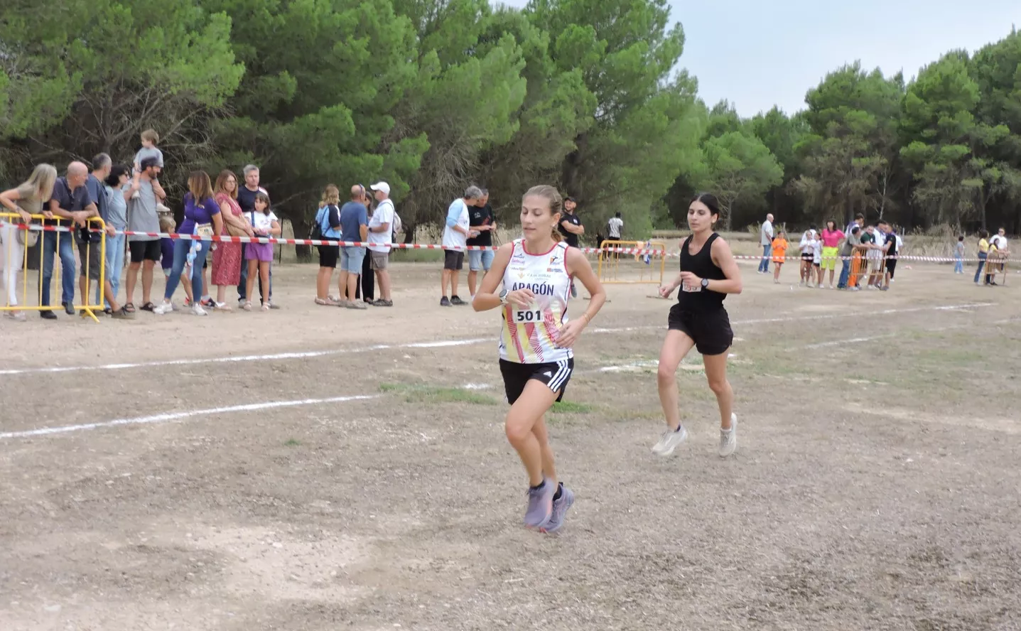 19 Llegada a meta de Isabel Linares y Paloma Aznar